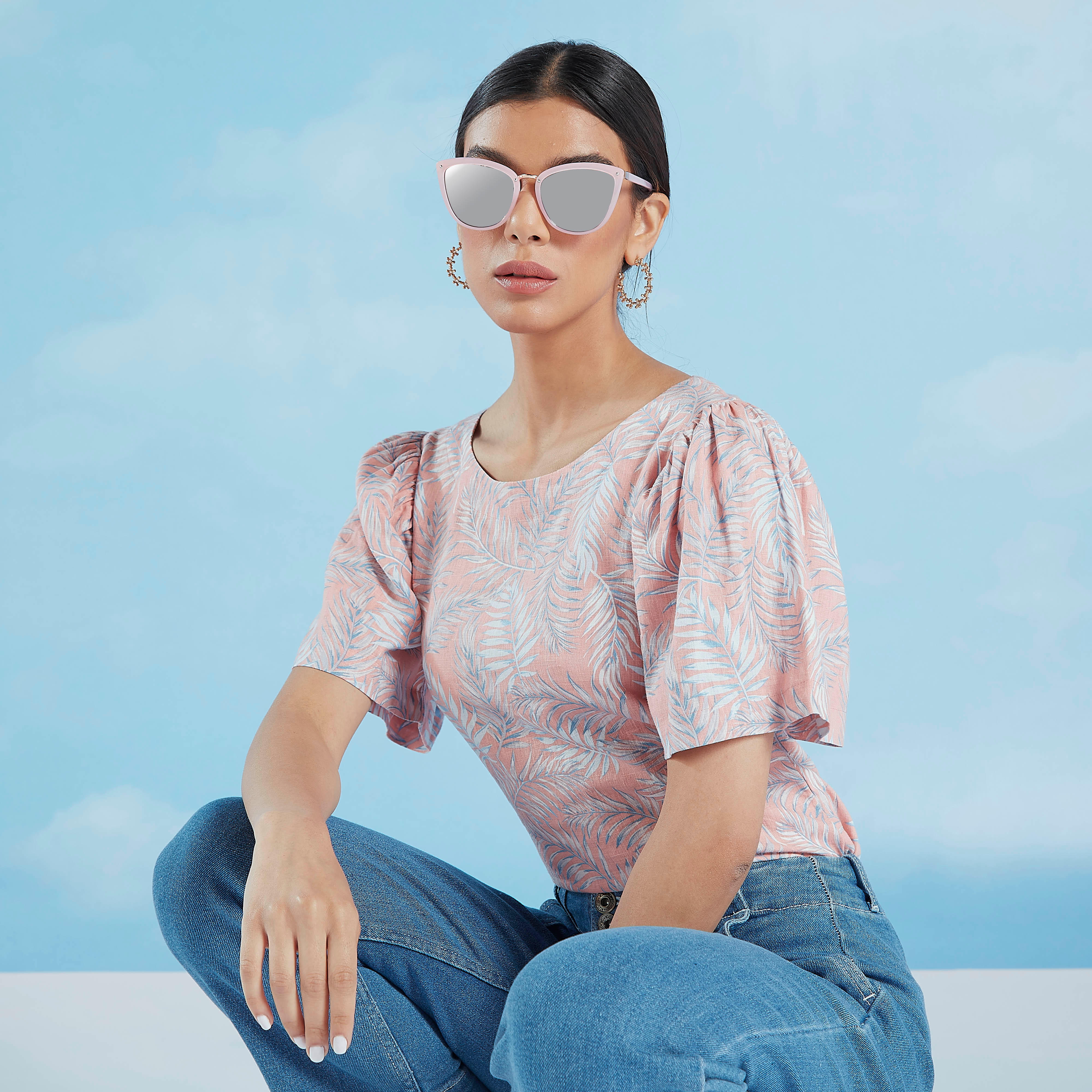 بلوزة سليم فيت بياقة مستديرة وأكمام واسعة وطبعات-women-clothing-shirtsandblouses-blouses-image-1