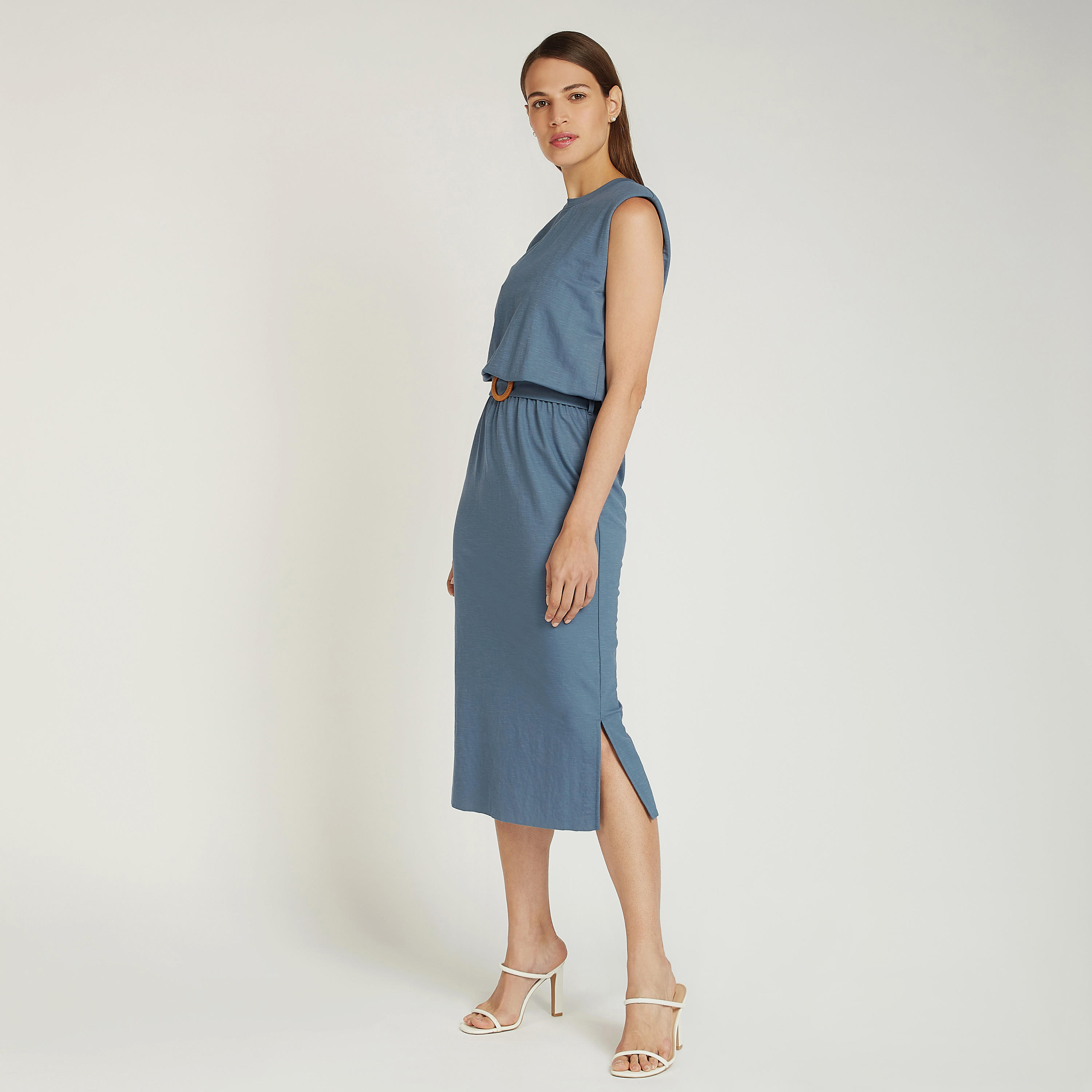 فستان سادة بقصة سليم ميدي بياقة ضيقة وفتحتة جانبية-women-clothing-dresses-image-2