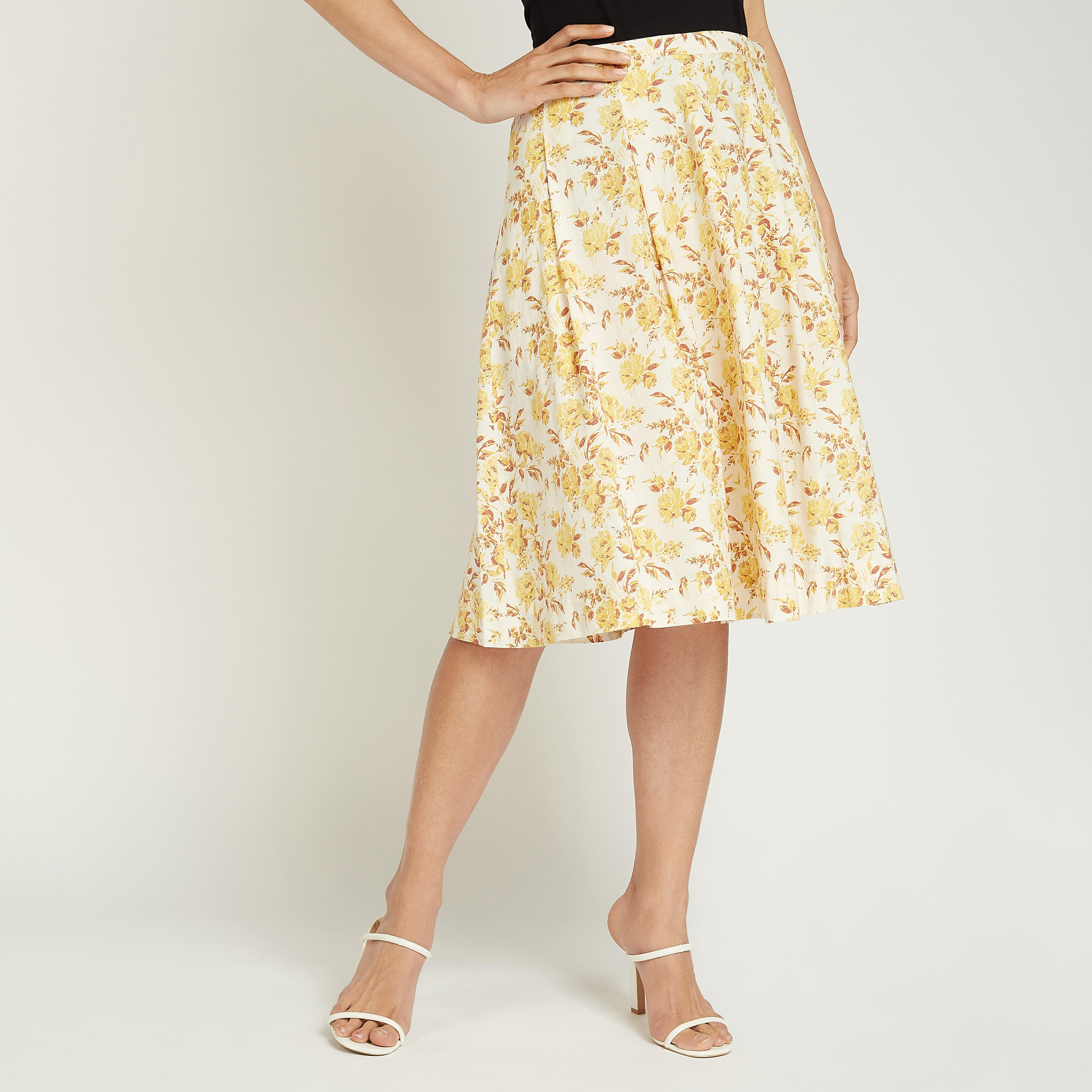 تنورة إيه لاين متوسطة الطول بخصر مطّاطي وطبعات زهرية-women-clothing-bottoms-skirts-image-1