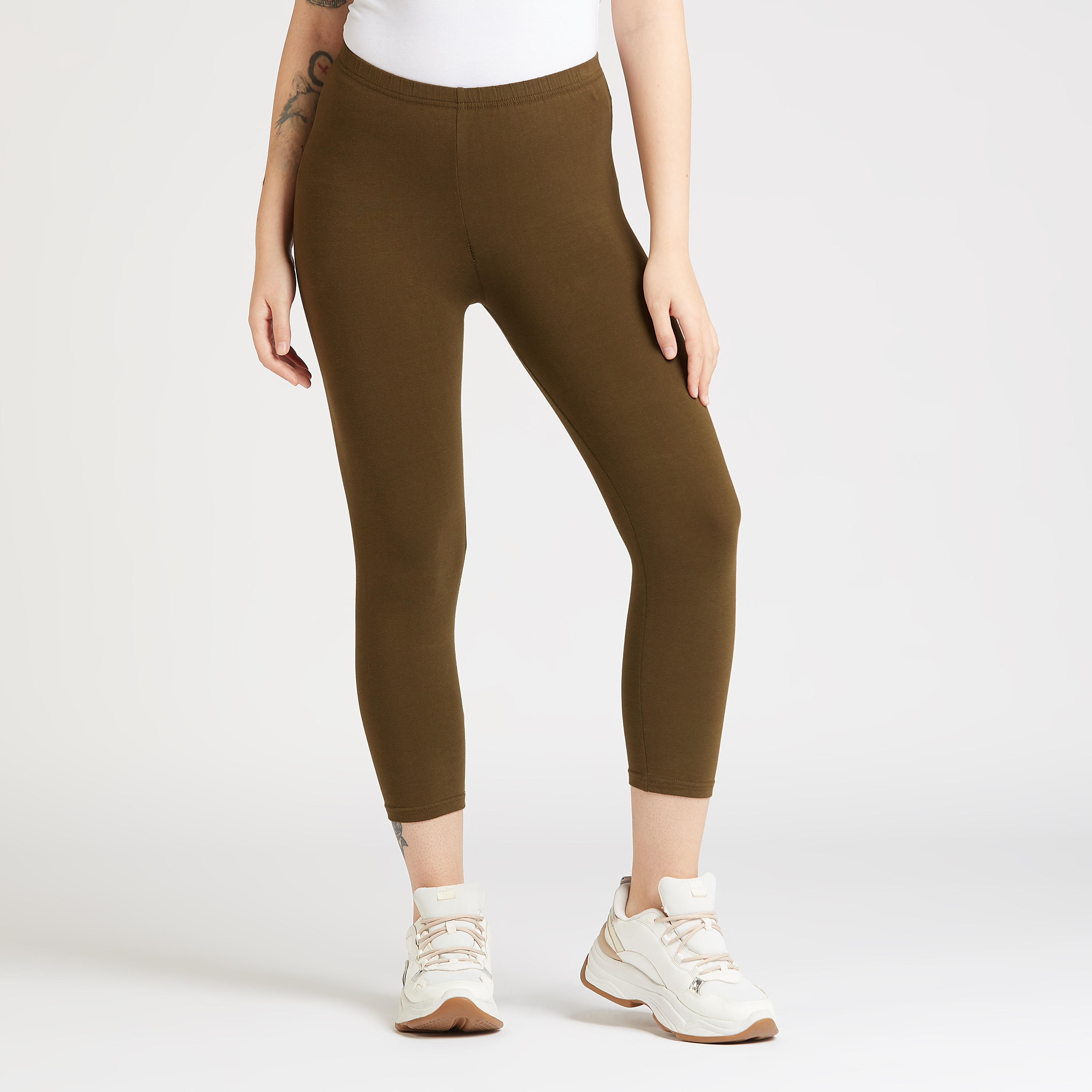 بنطلون ليقنز قصير سادة بخصر مطاطي-women-clothing-bottoms-leggings-image-1