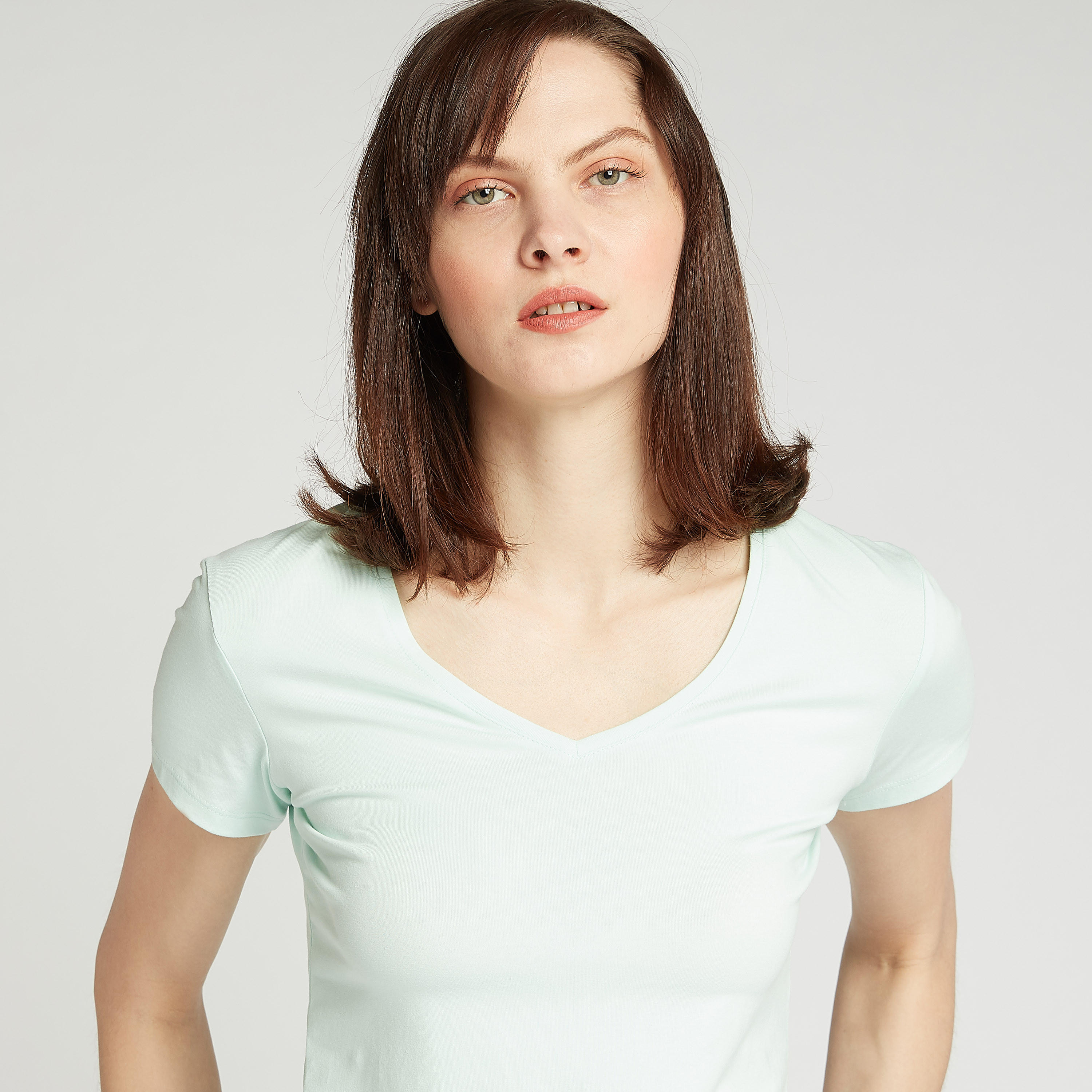تيشيرت سادة بياقة V وأكمام قصيرة-women-clothing-tshirts-image-3