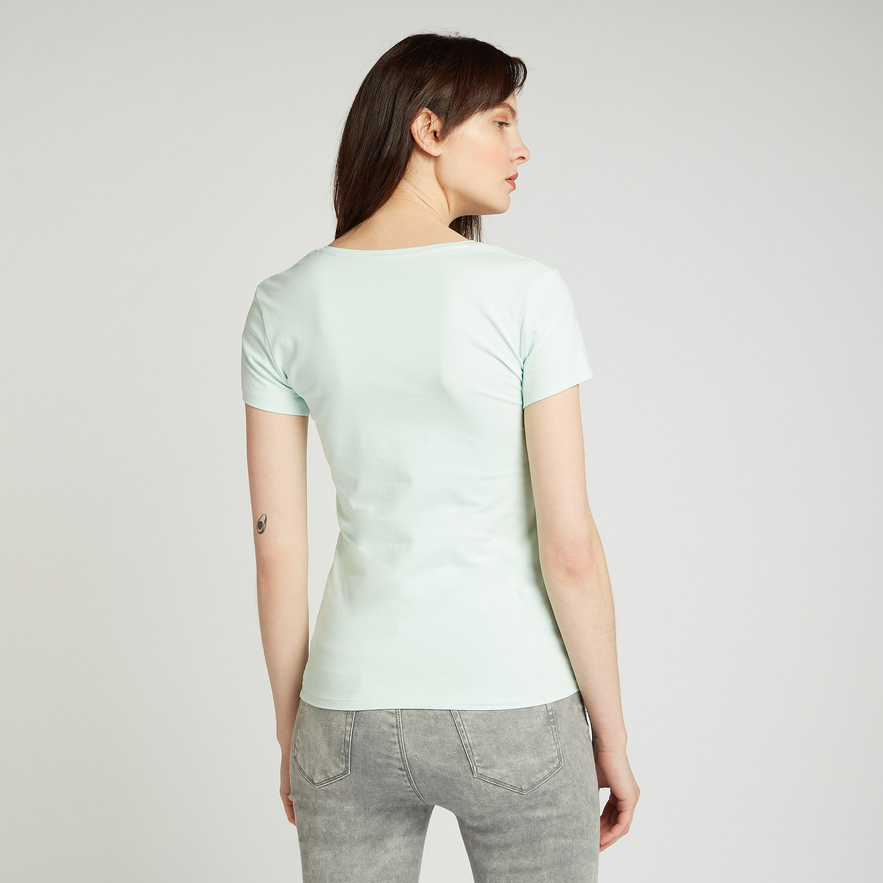 تيشيرت سادة بياقة V وأكمام قصيرة-women-clothing-tshirts-image-2
