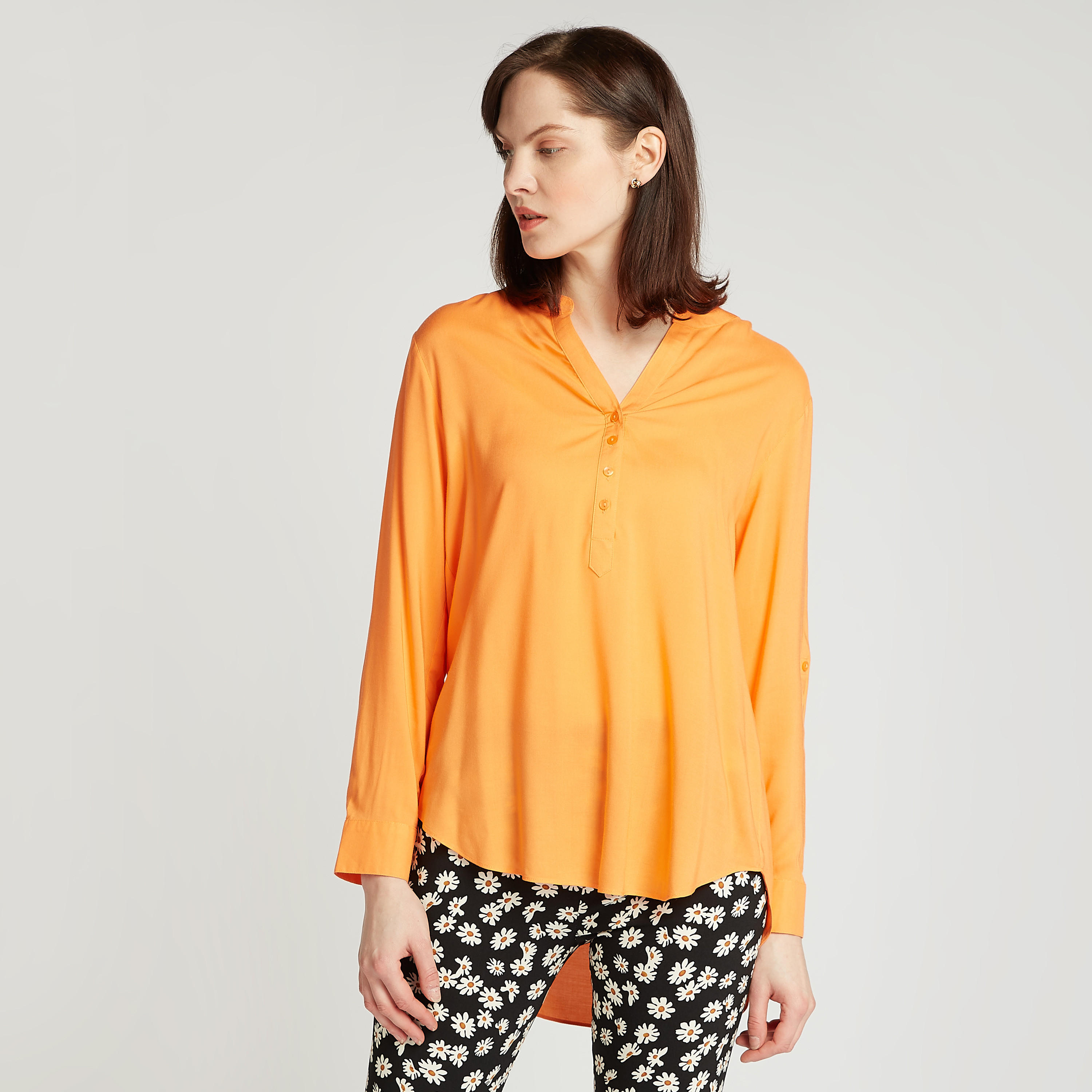 بلوزة سادة بأكمام طويلة وأطراف غير مستوية-women-clothing-shirtsandblouses-blouses-image-1