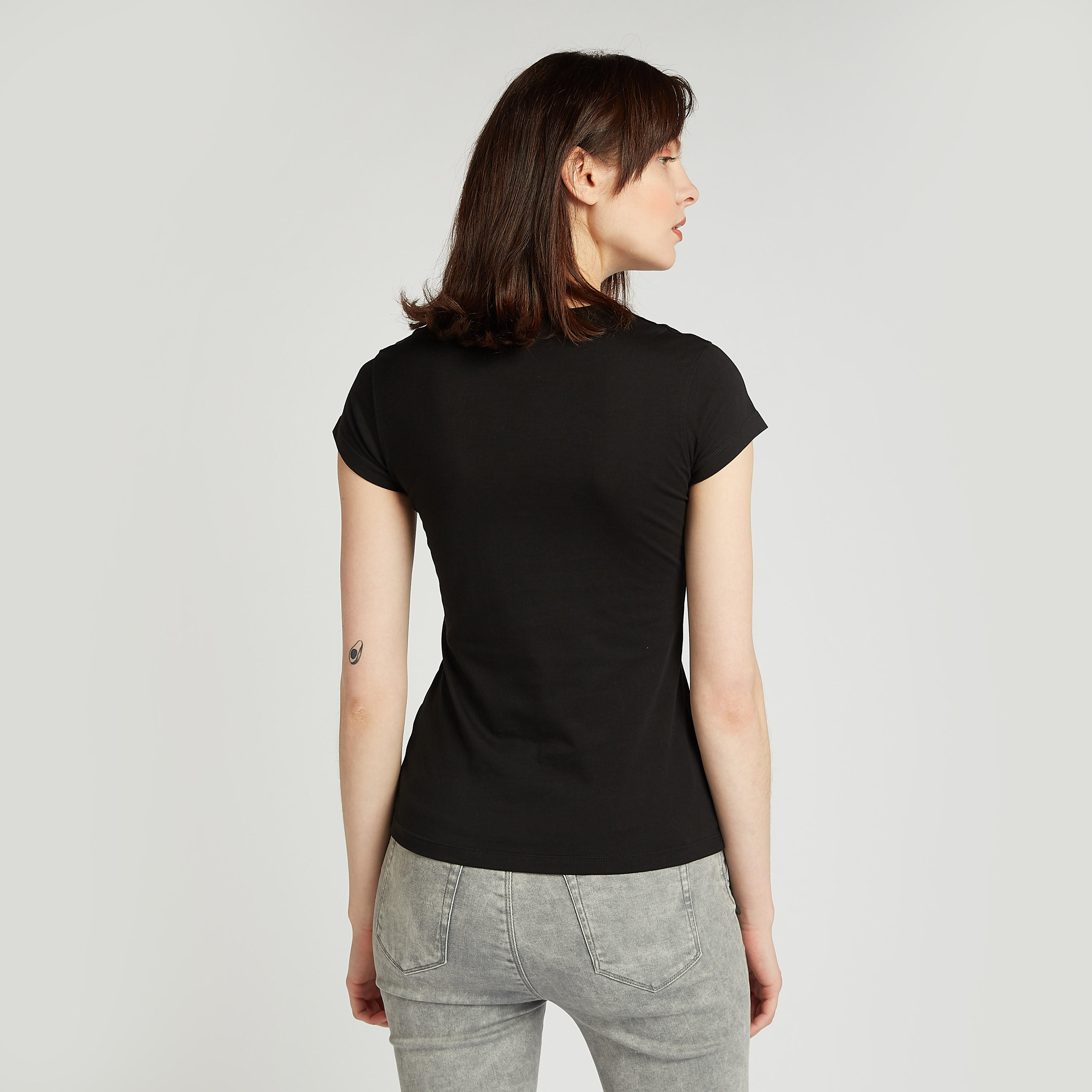 تيشيرت سليم بياقة ضيقة وأكمام كاب وطبعات تيبوغرافيك-women-clothing-tshirts-image-4