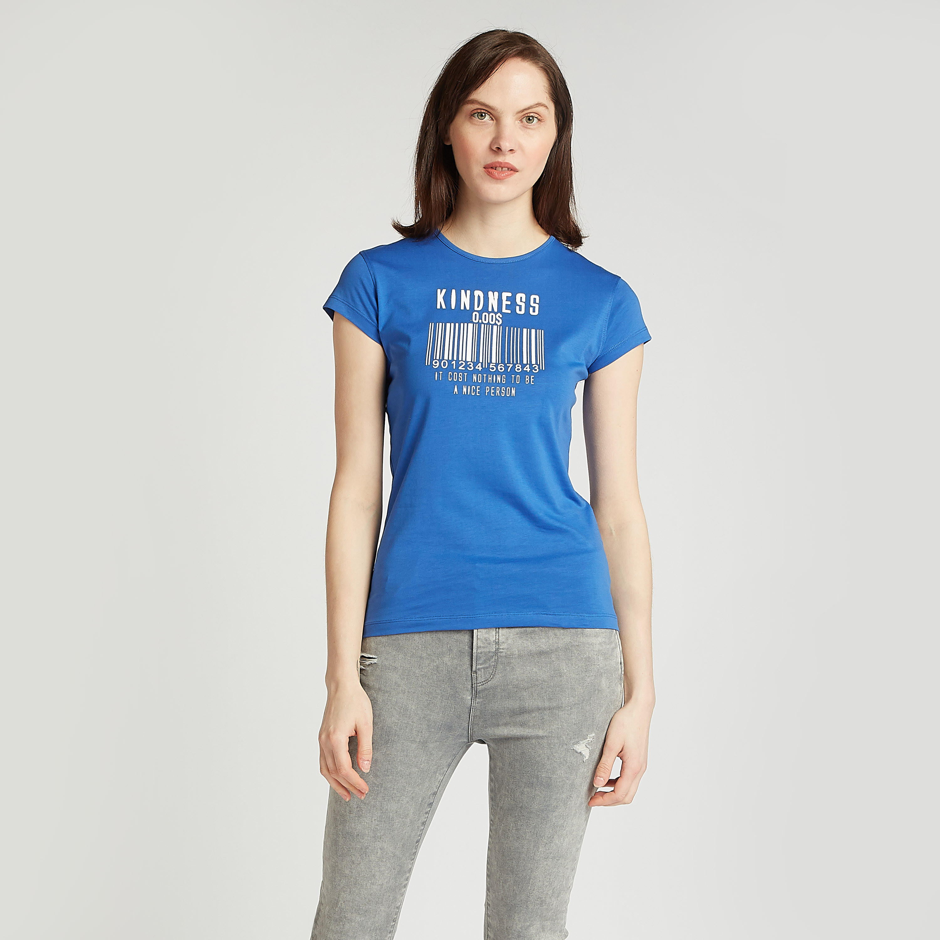 تيشيرت سليم بياقة ضيقة وأكمام كاب وطبعات تيبوغرافيك-women-clothing-tshirts-image-1