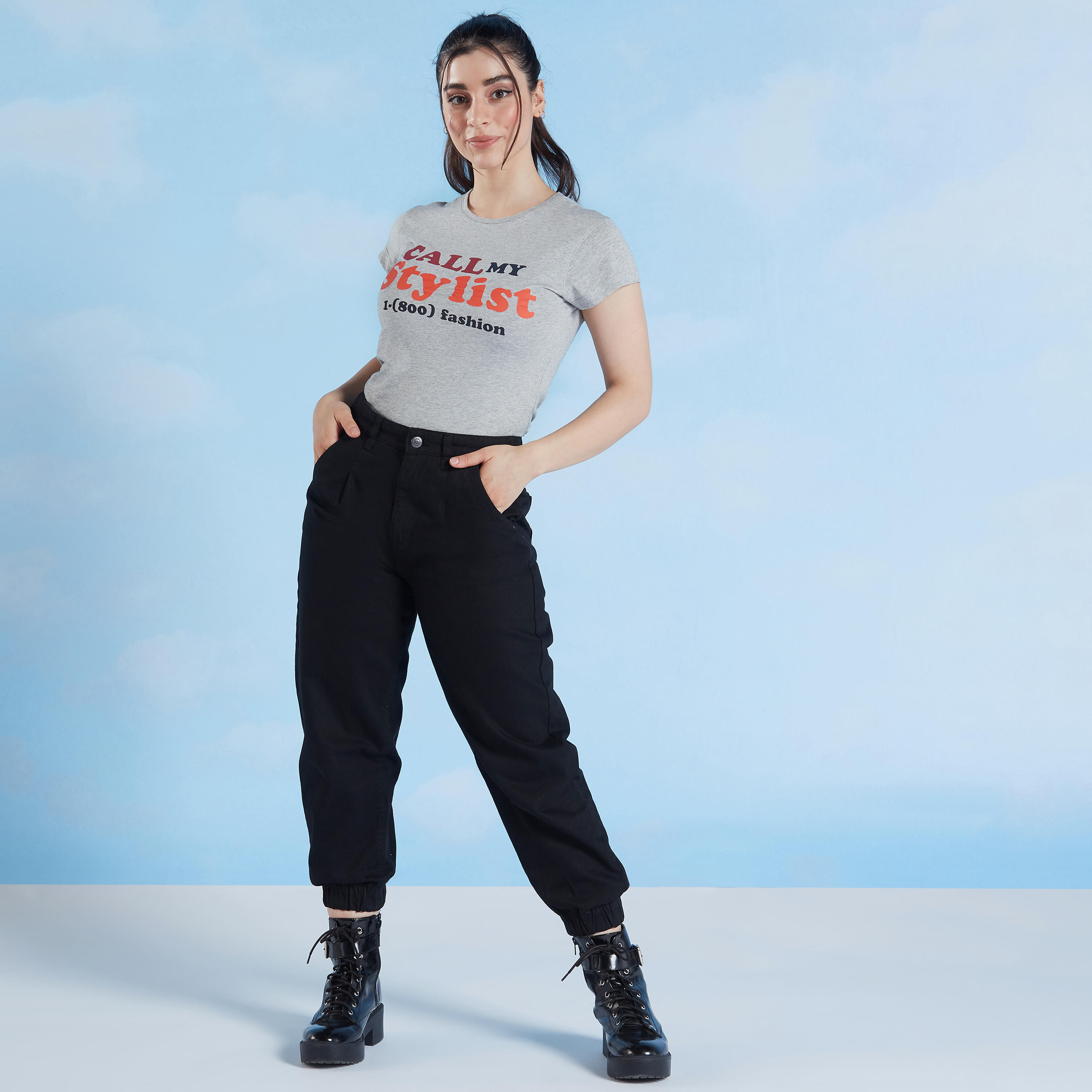 تيشيرت سليم بطبعات وياقة ضيّقة وأكمام كاب-women-clothing-tshirts-image-2