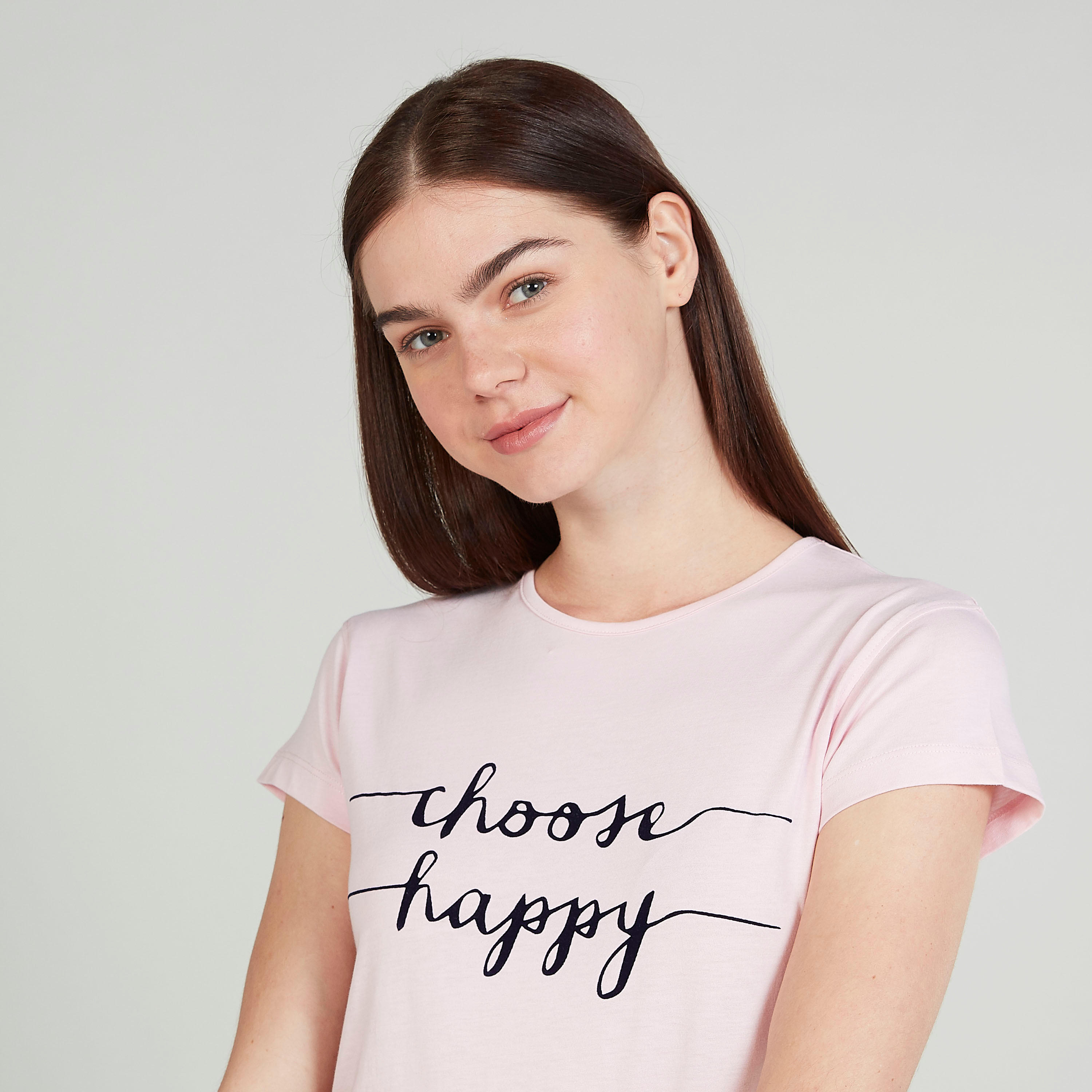 تيشيرت سليم بطبعات وياقة ضيّقة وأكمام كاب-women-clothing-tshirts-image-3