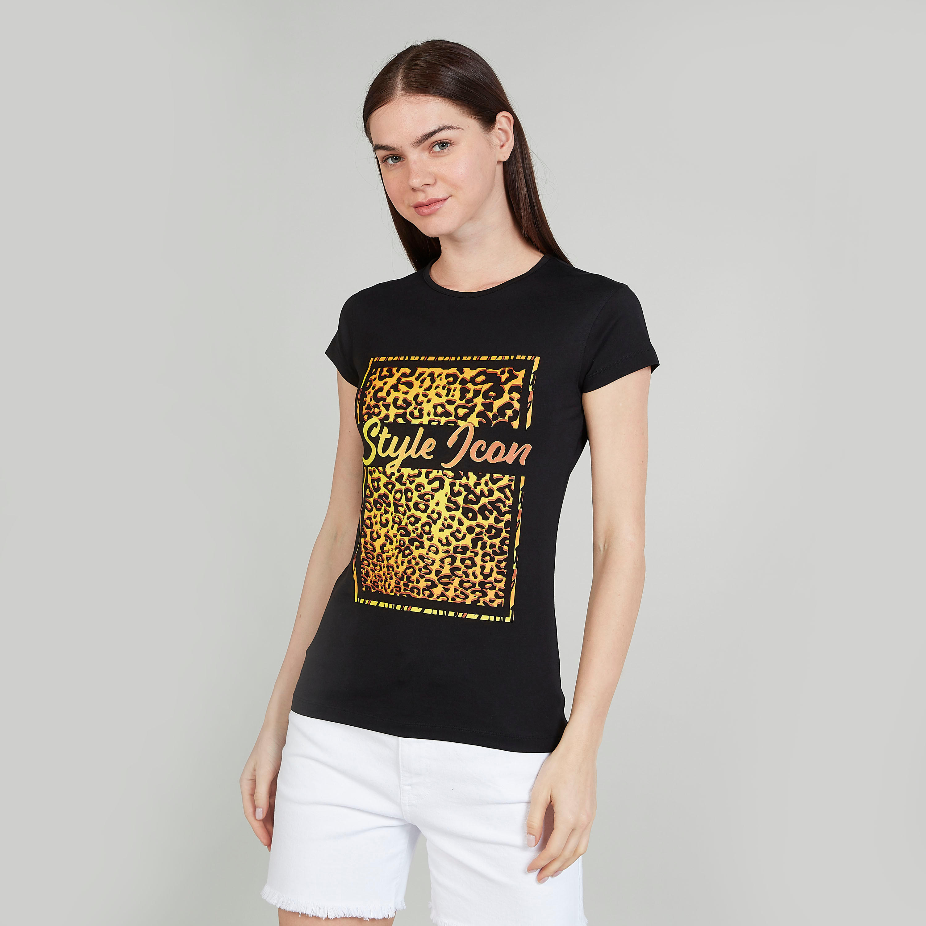 تيشيرت سليم بطبعات وياقة ضيّقة وأكمام كاب-women-clothing-tshirts-image-1