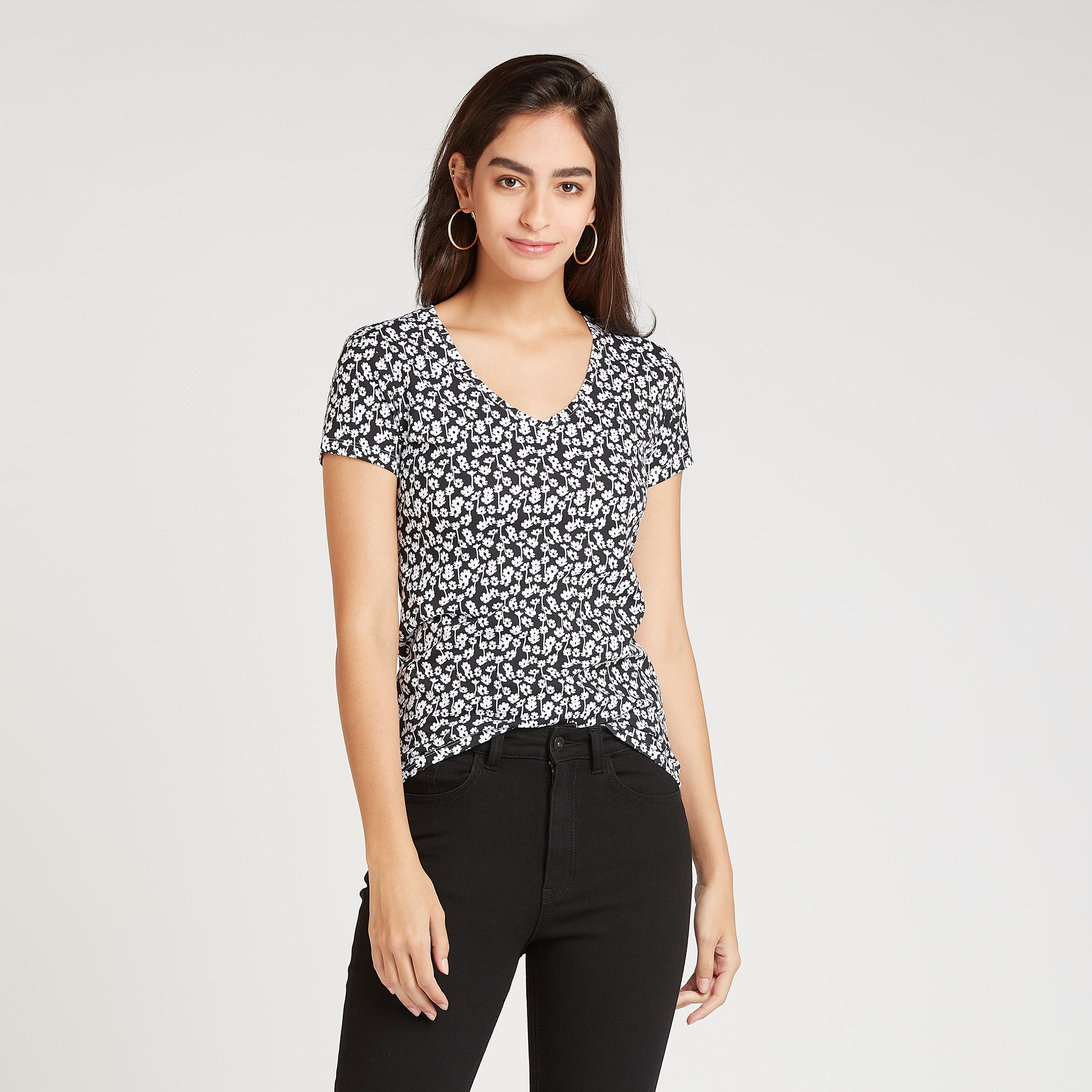Floral Print T-shirt with V-neck and Short Sleeves-women-clothing-tshirts-image-1
