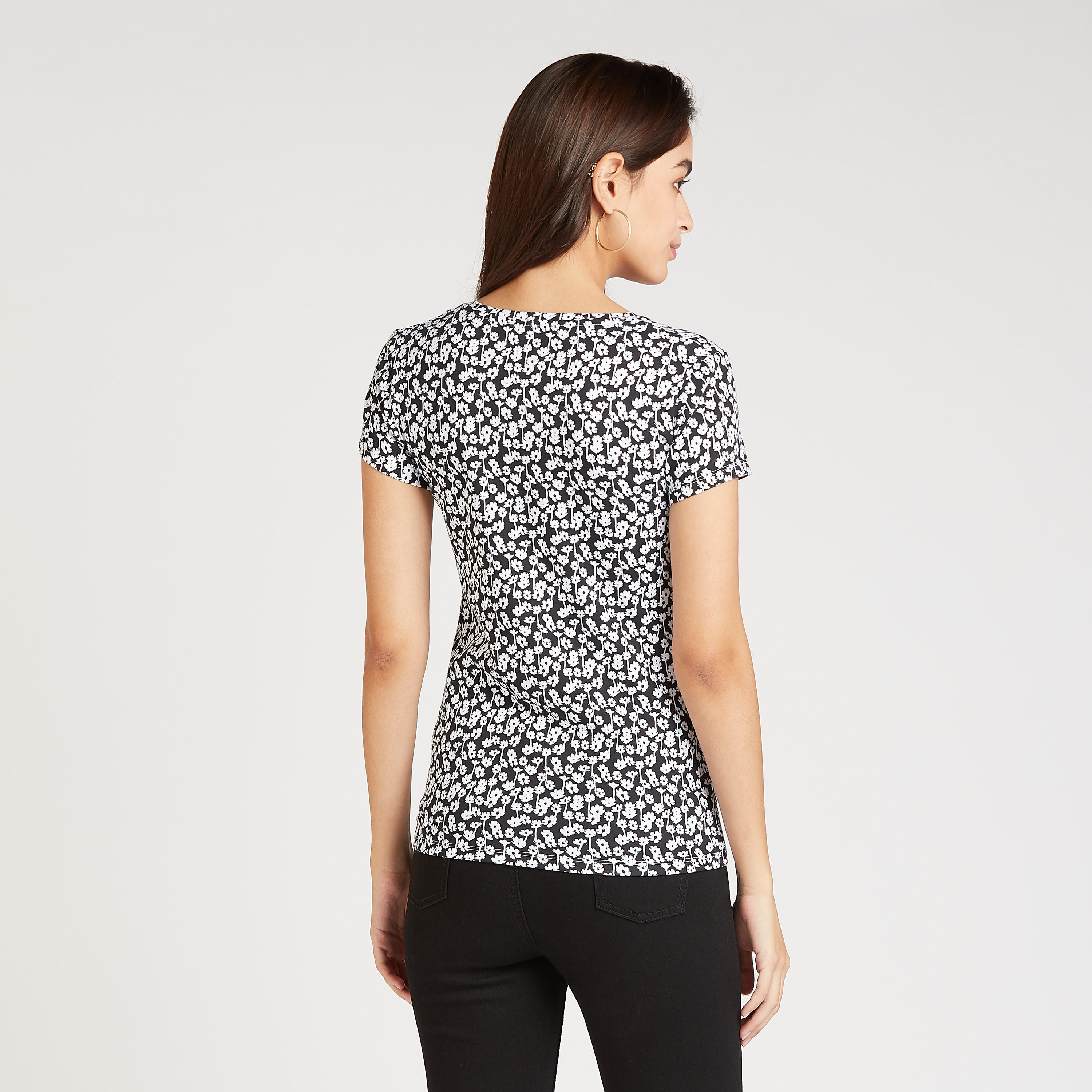 Floral Print T-shirt with V-neck and Short Sleeves-women-clothing-tshirts-image-4