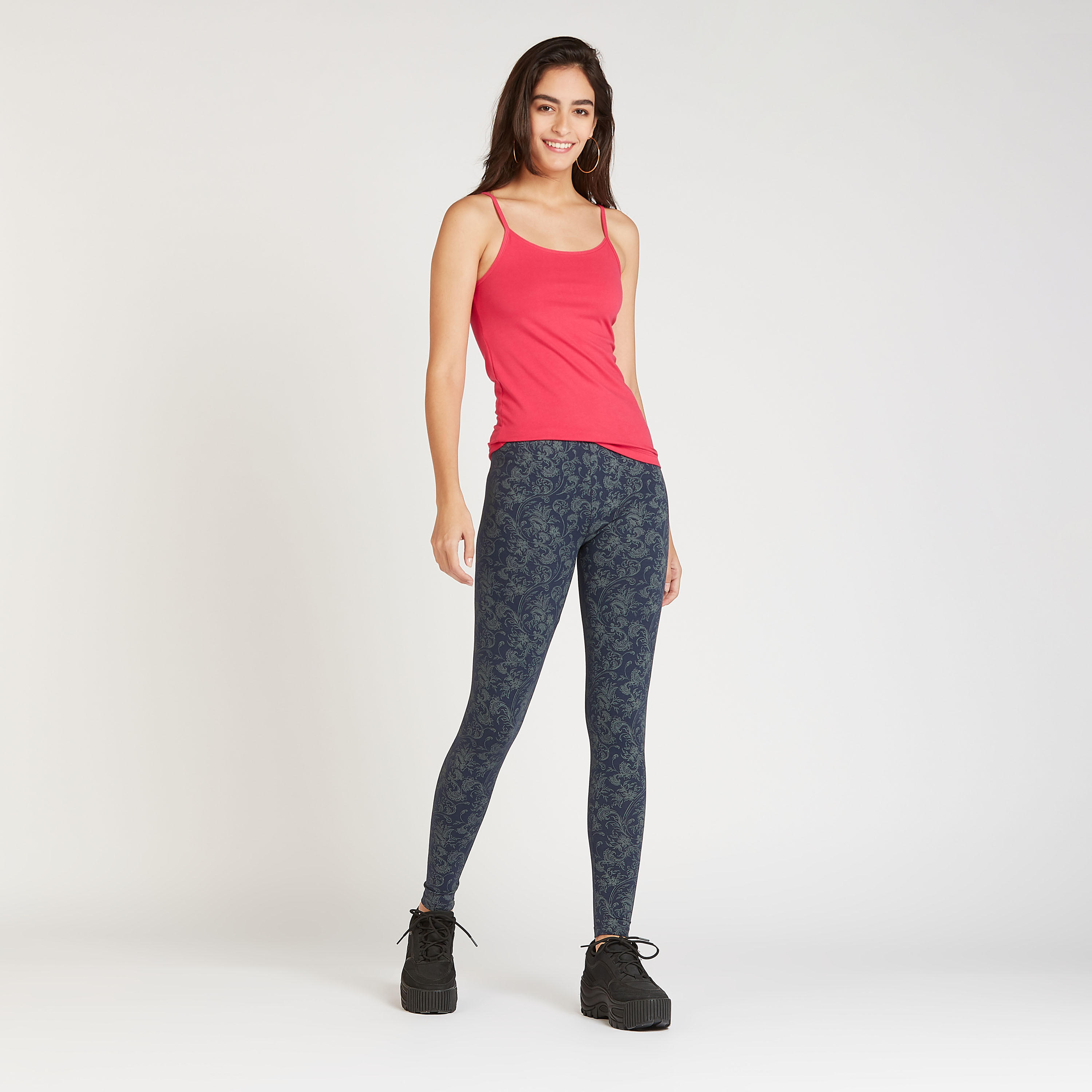 بنطلون ليقنز بخصر مطّاطي وطبعات-women-clothing-bottoms-leggings-image-4