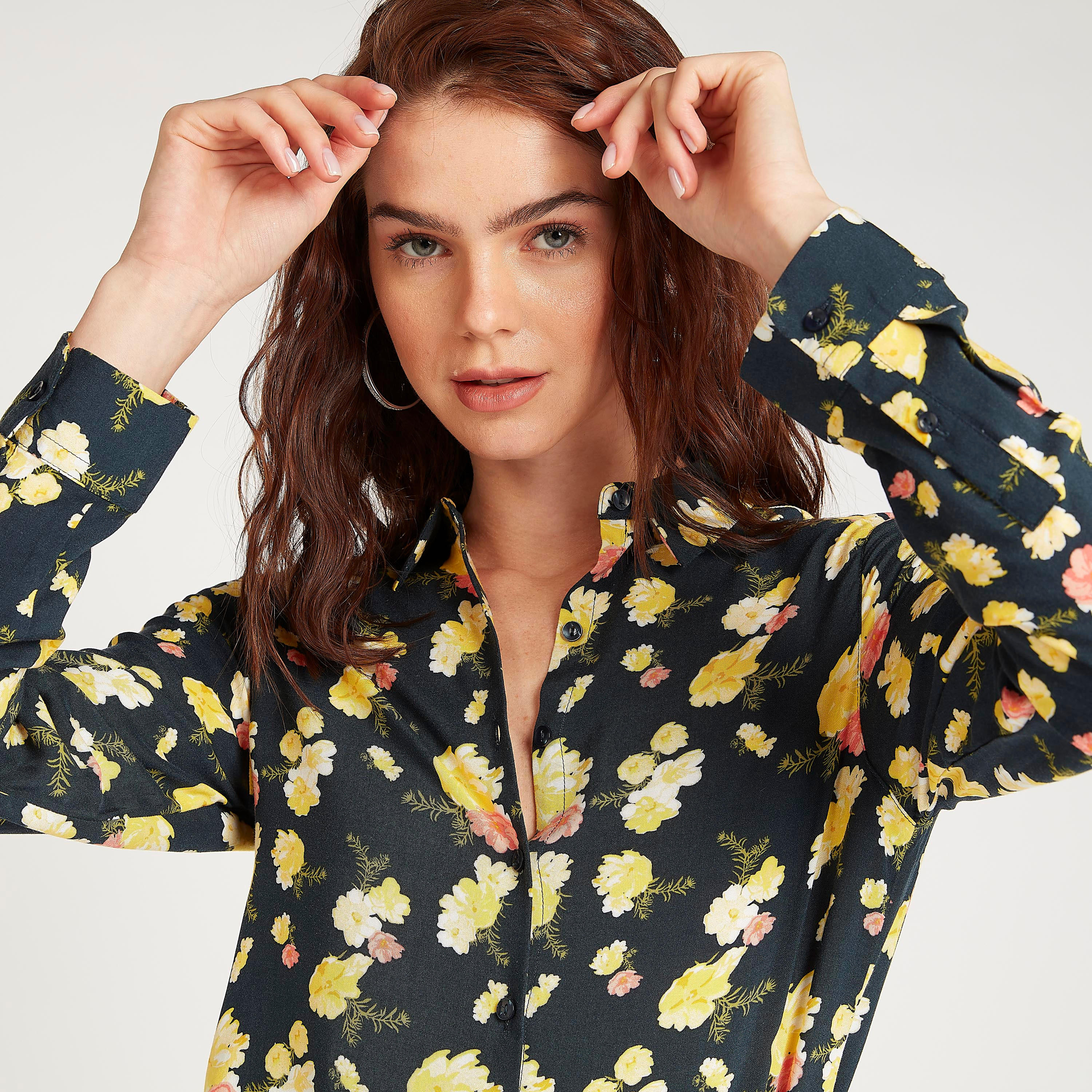 قميص مستدام بياقة عادية وأكمام طويلة وطبعات-women-clothing-shirtsandblouses-shirts-image-3