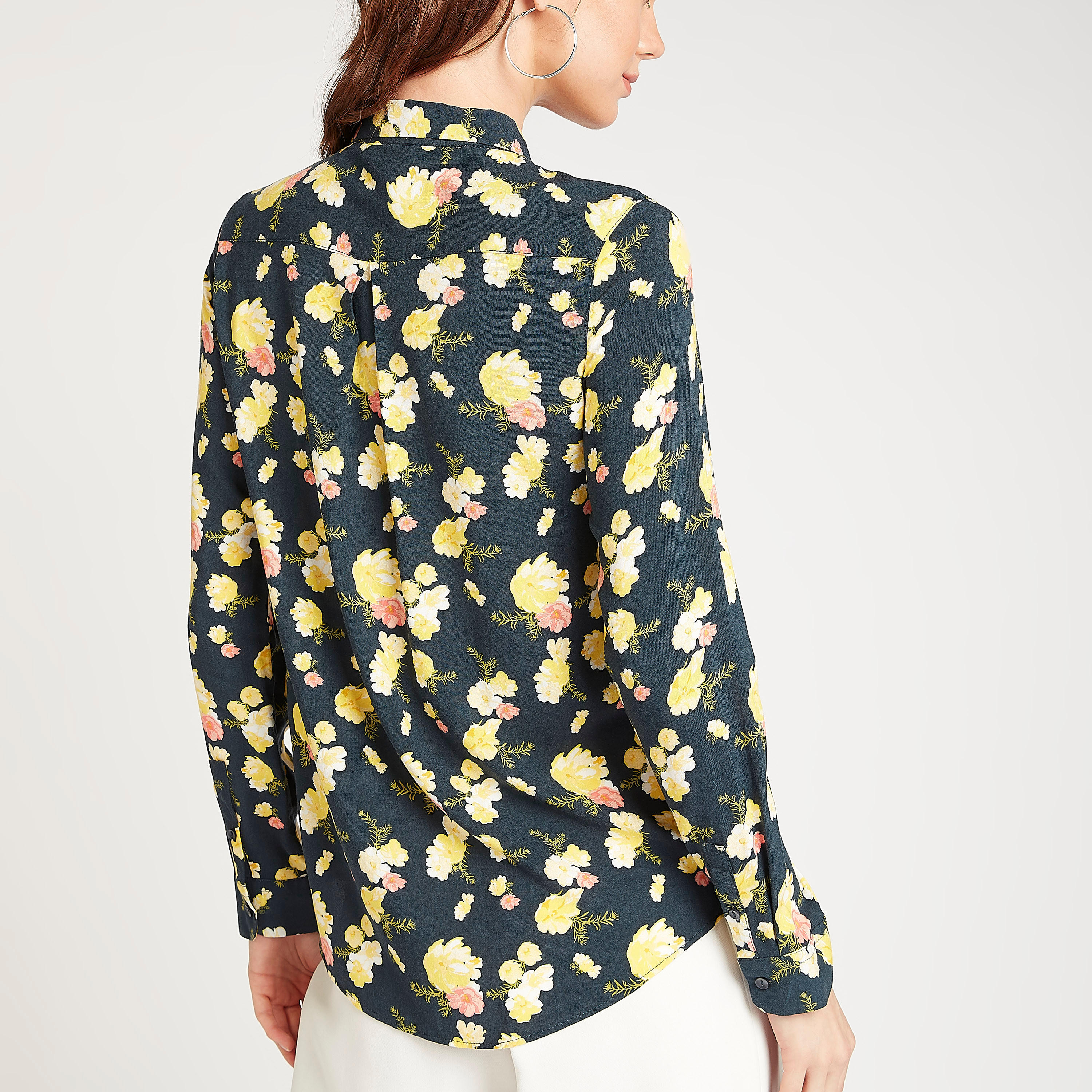 قميص مستدام بياقة عادية وأكمام طويلة وطبعات-women-clothing-shirtsandblouses-shirts-image-2