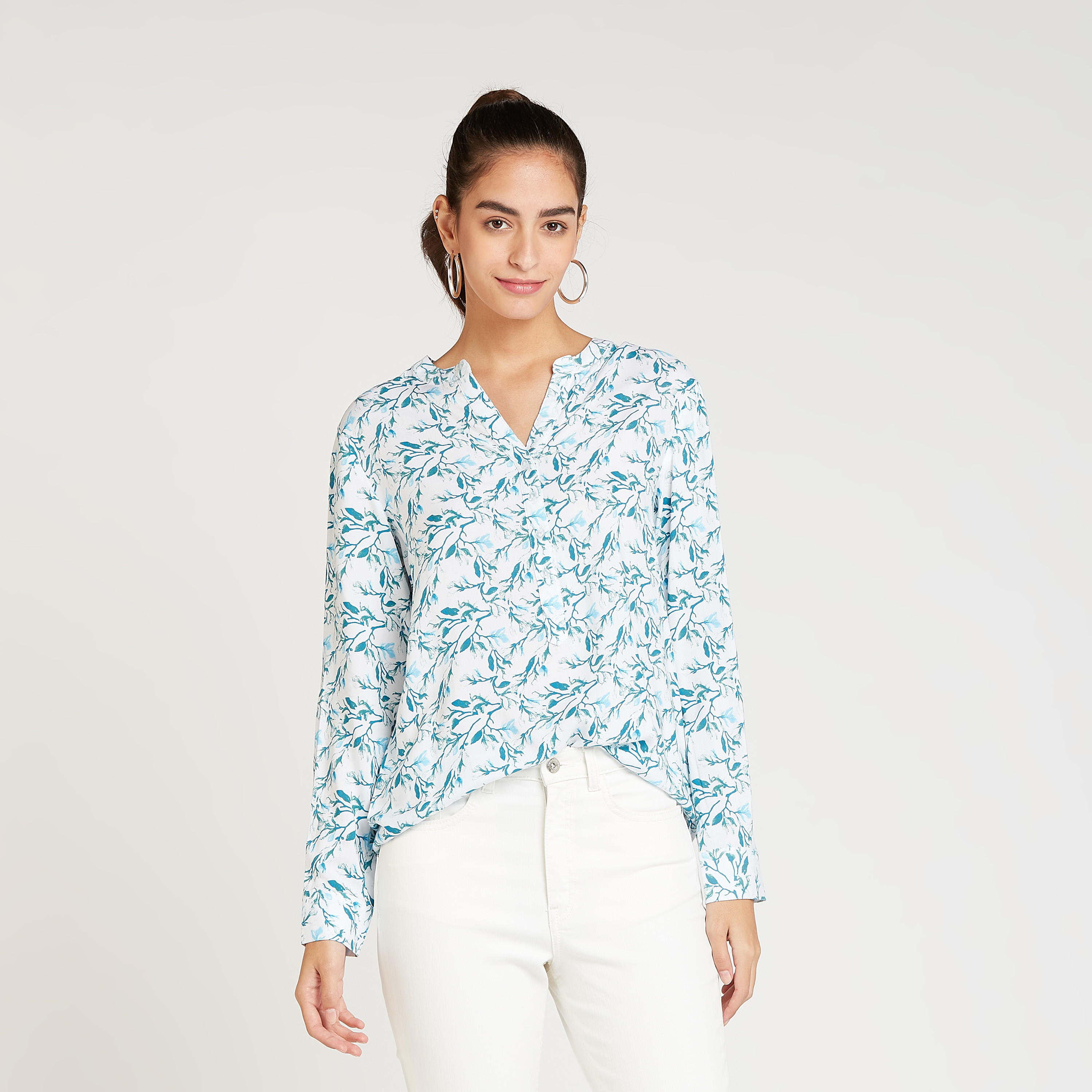 بلوزة بأكمام طويلة وحوّاف غير مستوية وطبعات-women-clothing-shirtsandblouses-blouses-image-1