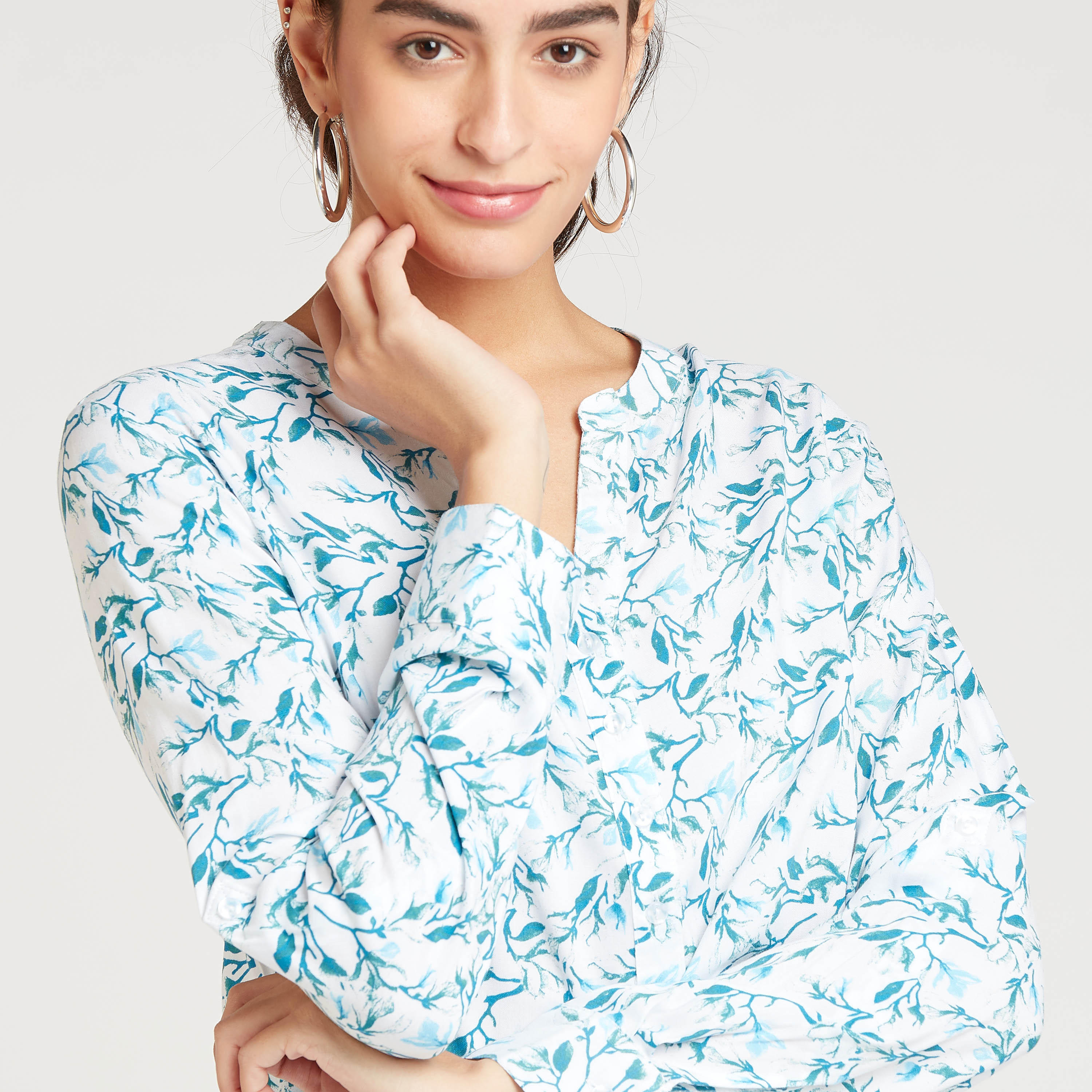 بلوزة بأكمام طويلة وحوّاف غير مستوية وطبعات-women-clothing-shirtsandblouses-blouses-image-3