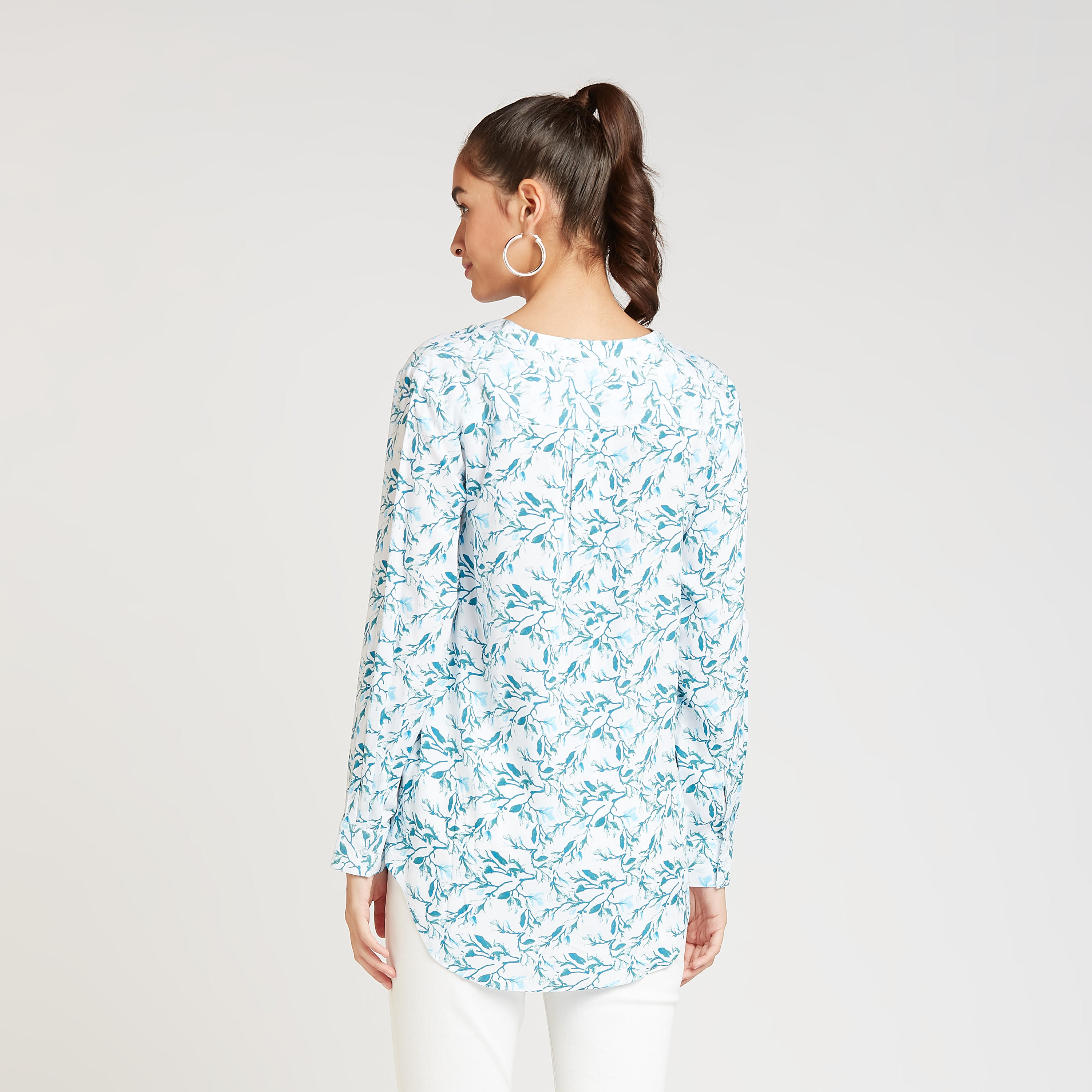 بلوزة بأكمام طويلة وحوّاف غير مستوية وطبعات-women-clothing-shirtsandblouses-blouses-image-4