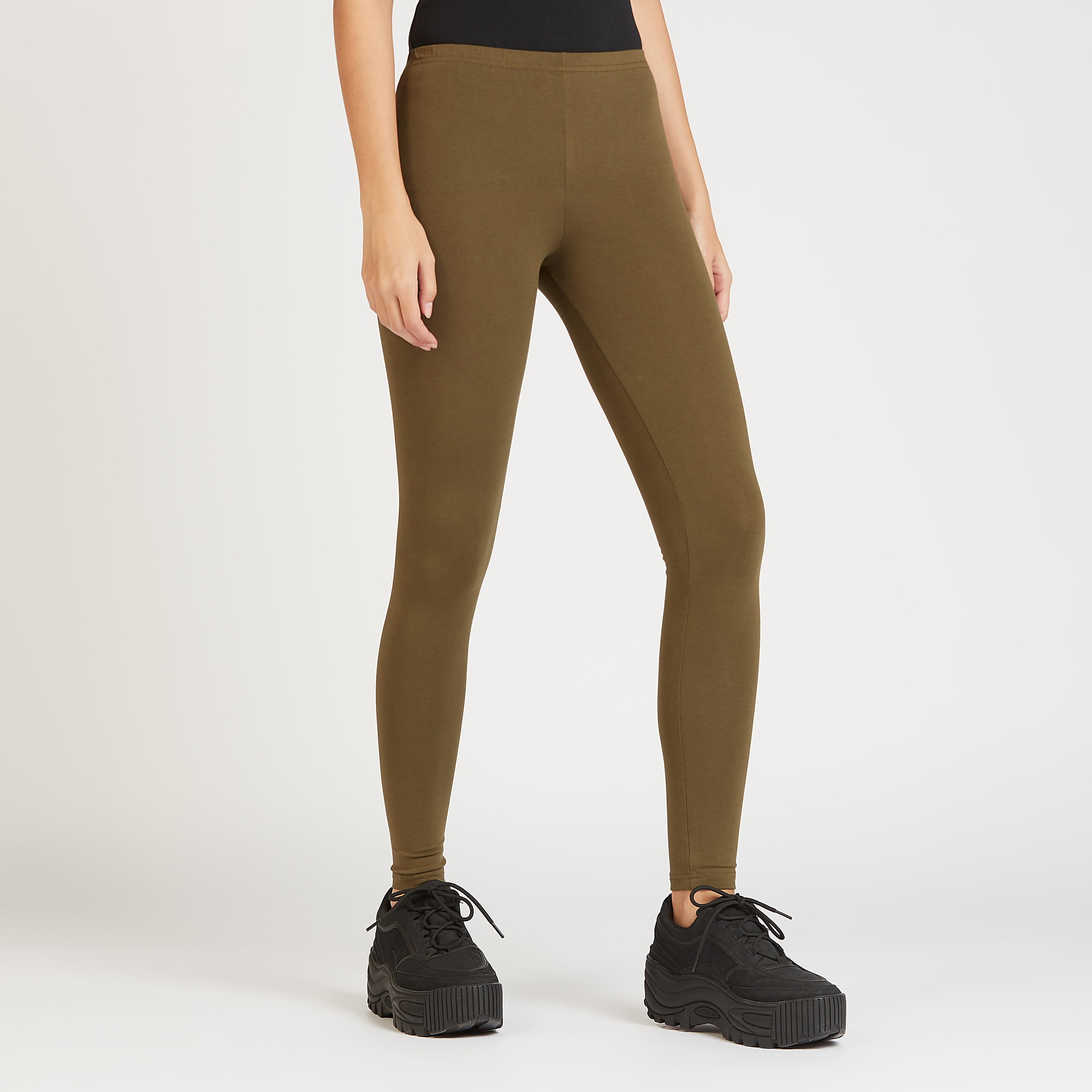 بنطلون ليقنز سادة بخصر مطّاطي-women-clothing-bottoms-leggings-image-5