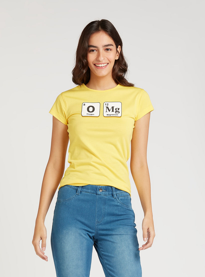 تيشيرت مستدام سليم فيت بياقة مستديرة وأكمام كاب وطبعات-women-clothing-tshirts-image-1