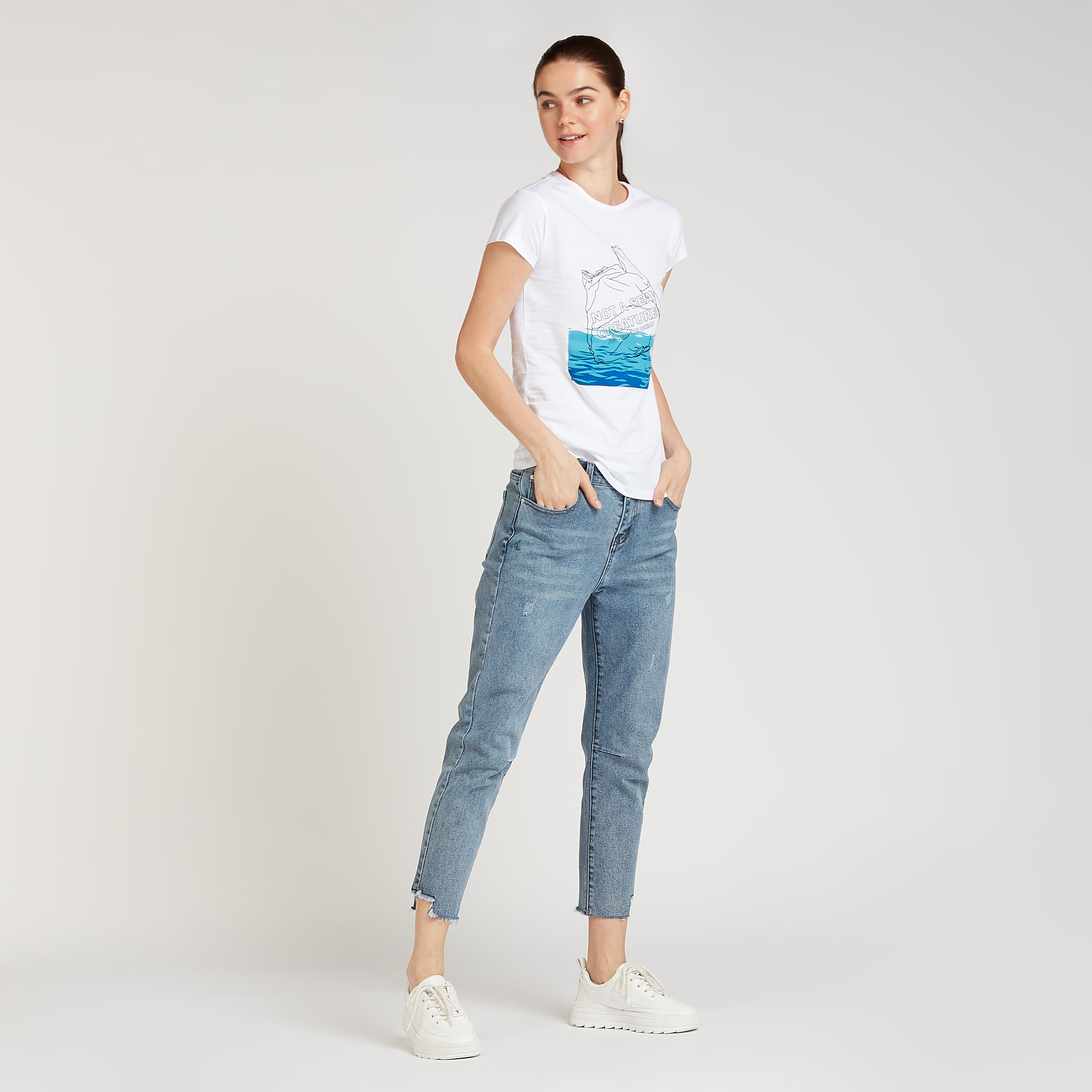 تيشيرت سليم بطبعات وياقة ضيّقة وأكمام كاب-women-clothing-tshirts-image-2