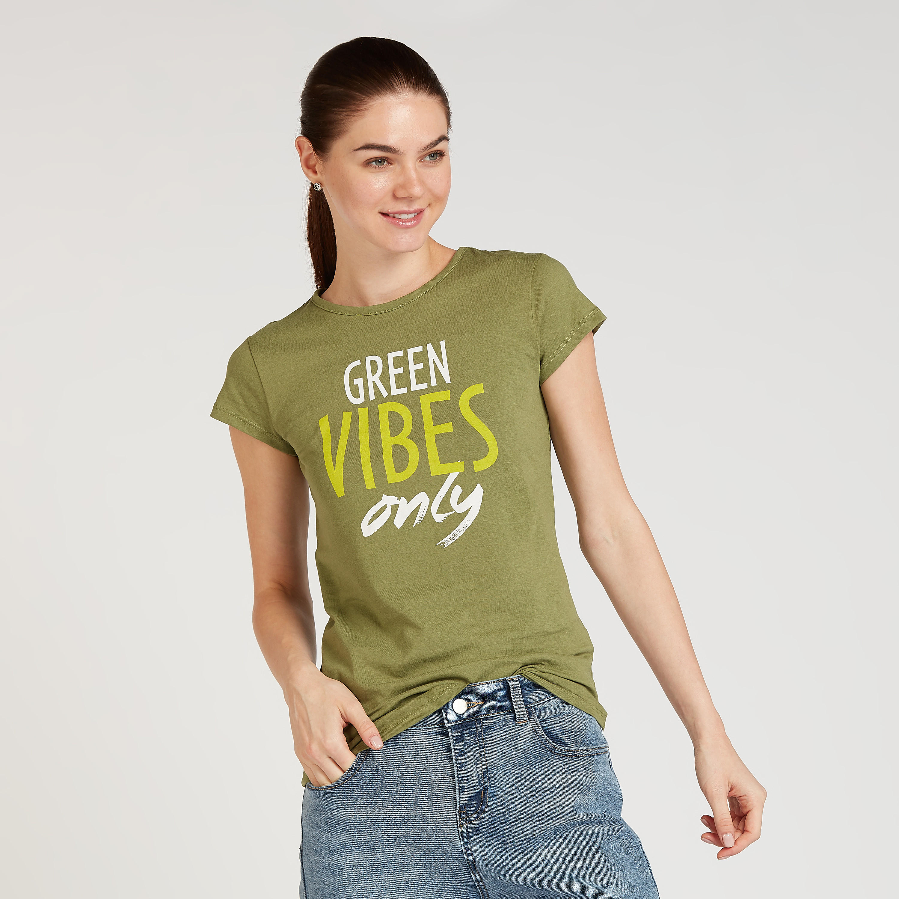 تيشيرت سليم بطبعات وياقة ضيّقة وأكمام كاب-women-clothing-tshirts-image-1
