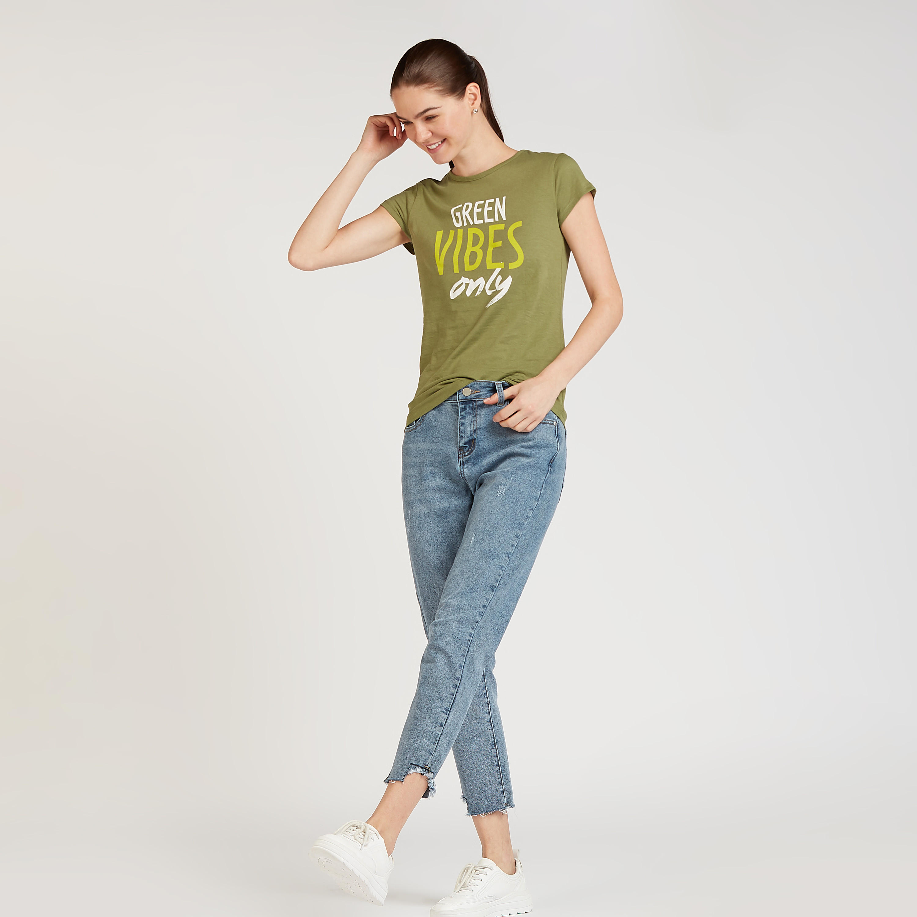 تيشيرت سليم بطبعات وياقة ضيّقة وأكمام كاب-women-clothing-tshirts-image-2