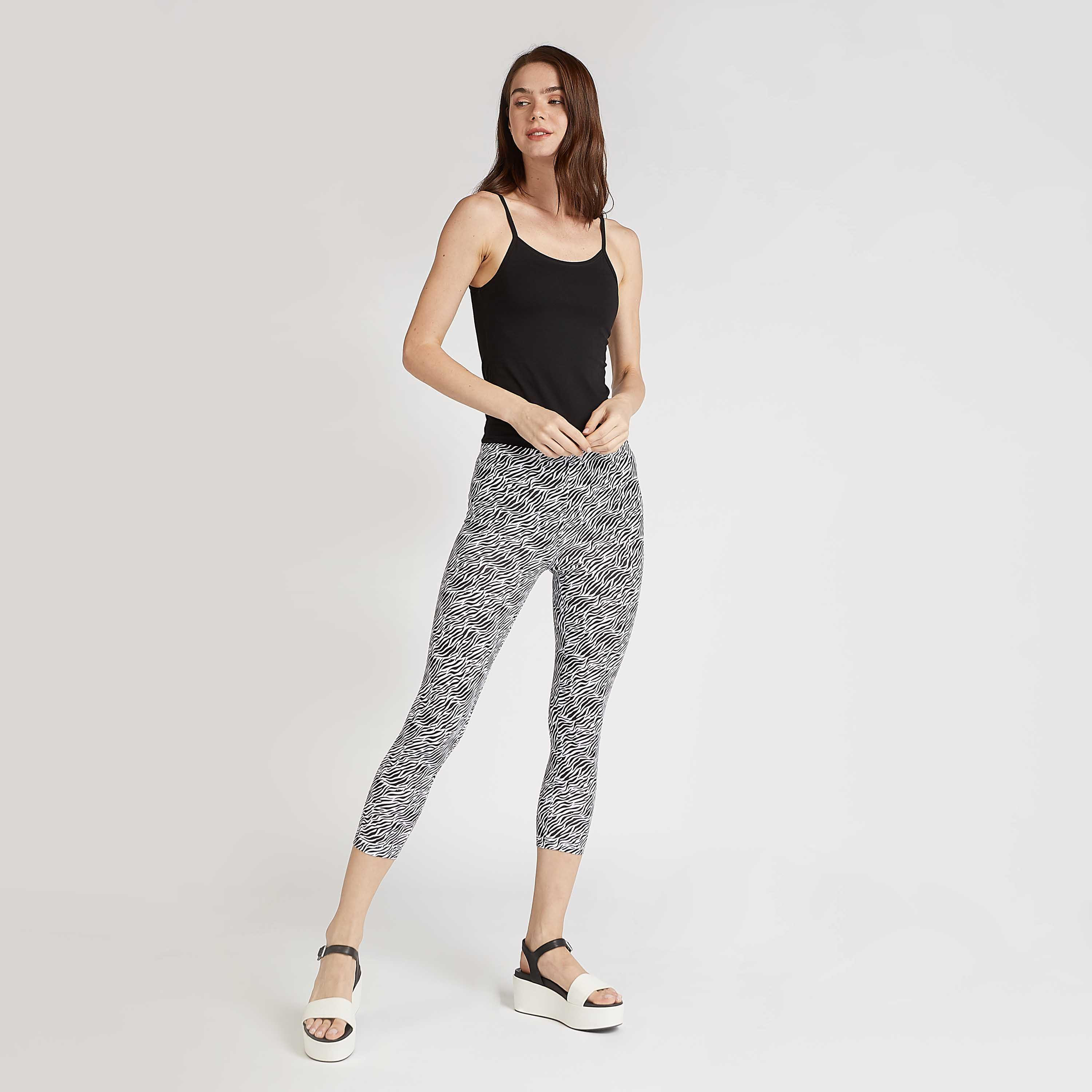 بنطلون ليقنز مستدام قصير بخصر مطّاطي وطبعات حيوانات-women-clothing-bottoms-leggings-image-2