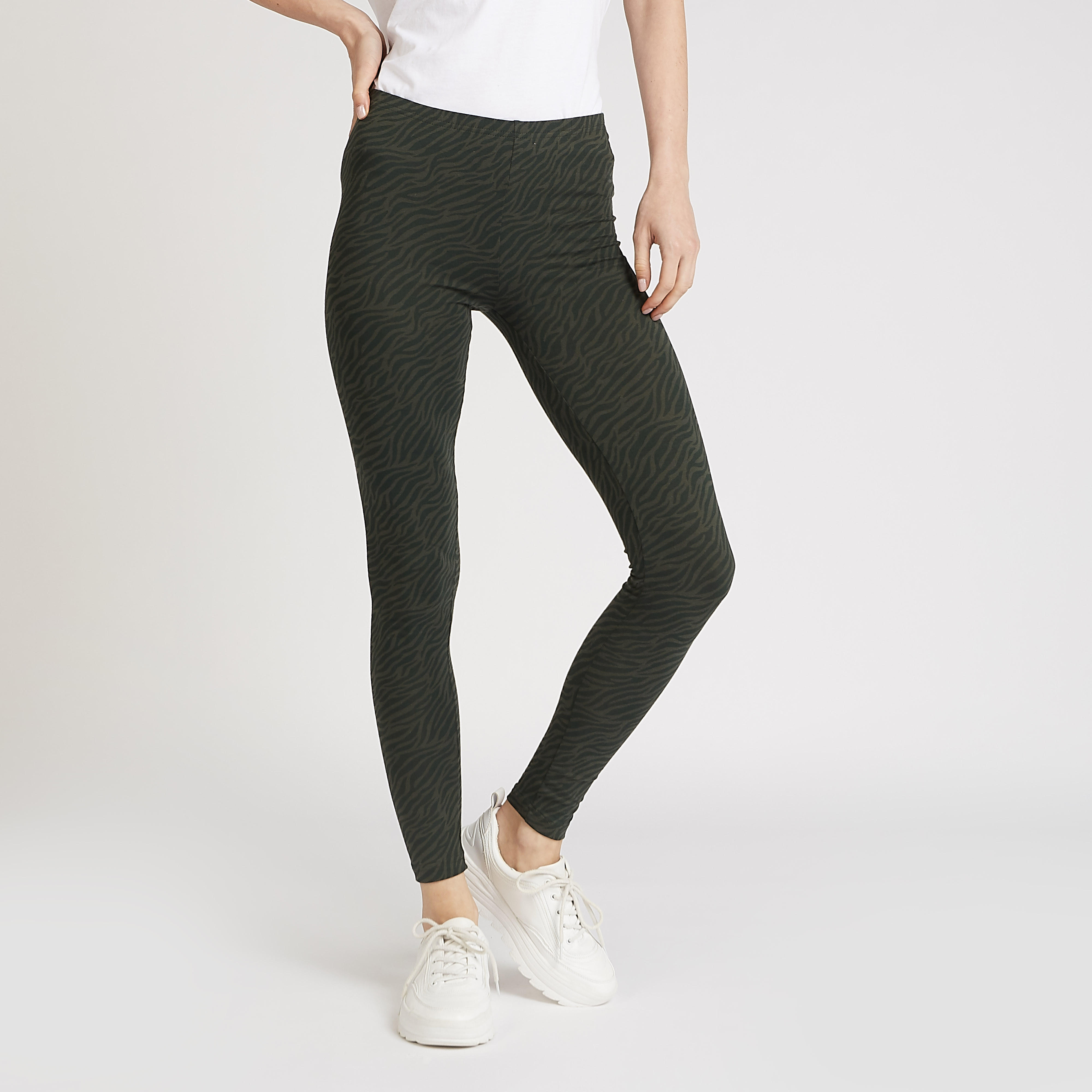 بنطلون ليقنز مستدام بخصر مطّاطي وطبعات-women-clothing-bottoms-leggings-image-5