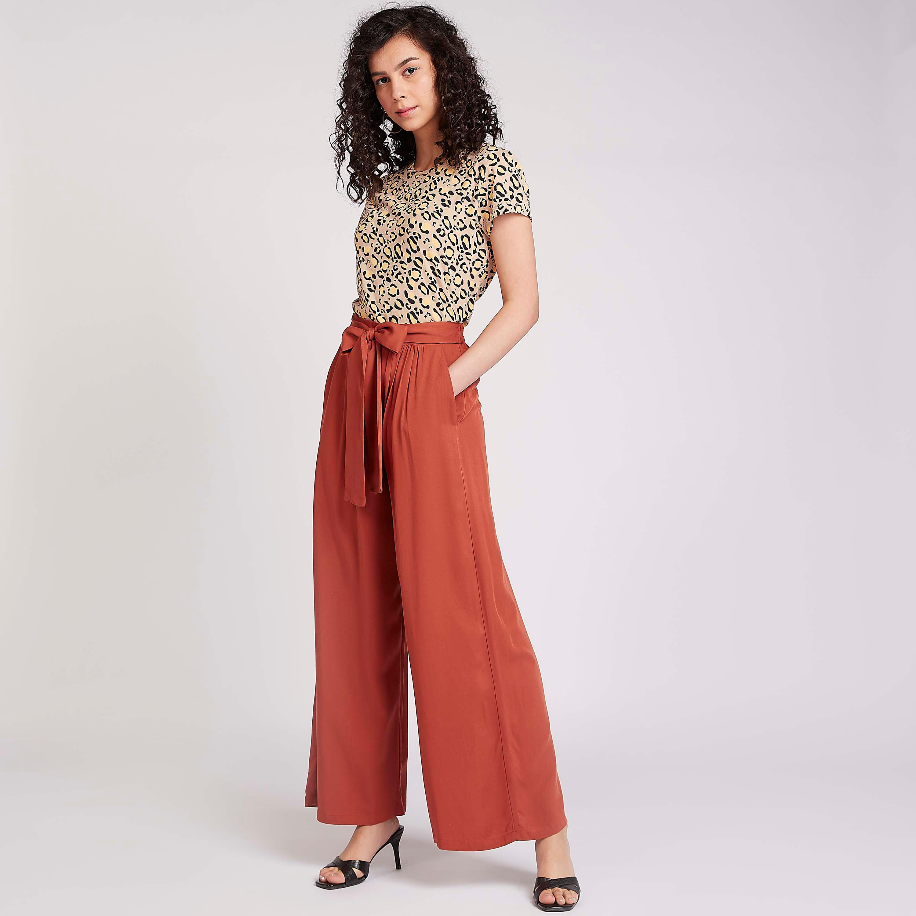 بنطلون مستدام بلازو سادة بتفاصيل جيوب وأربطة-women-clothing-bottoms-trousers-image-2