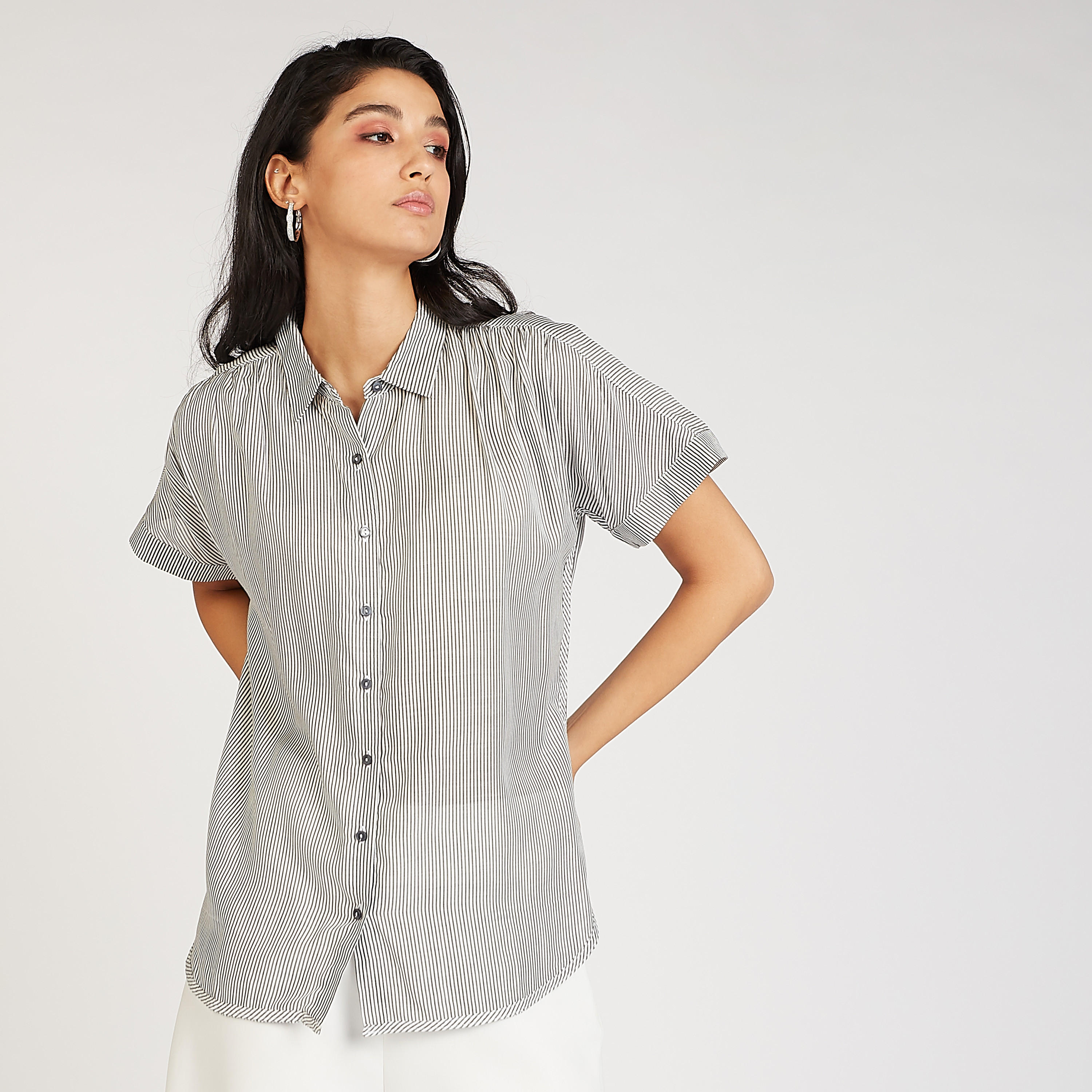 قميص مخطط بياقة عاديّة وأكمام قصيرة-women-clothing-shirtsandblouses-shirts-image-1