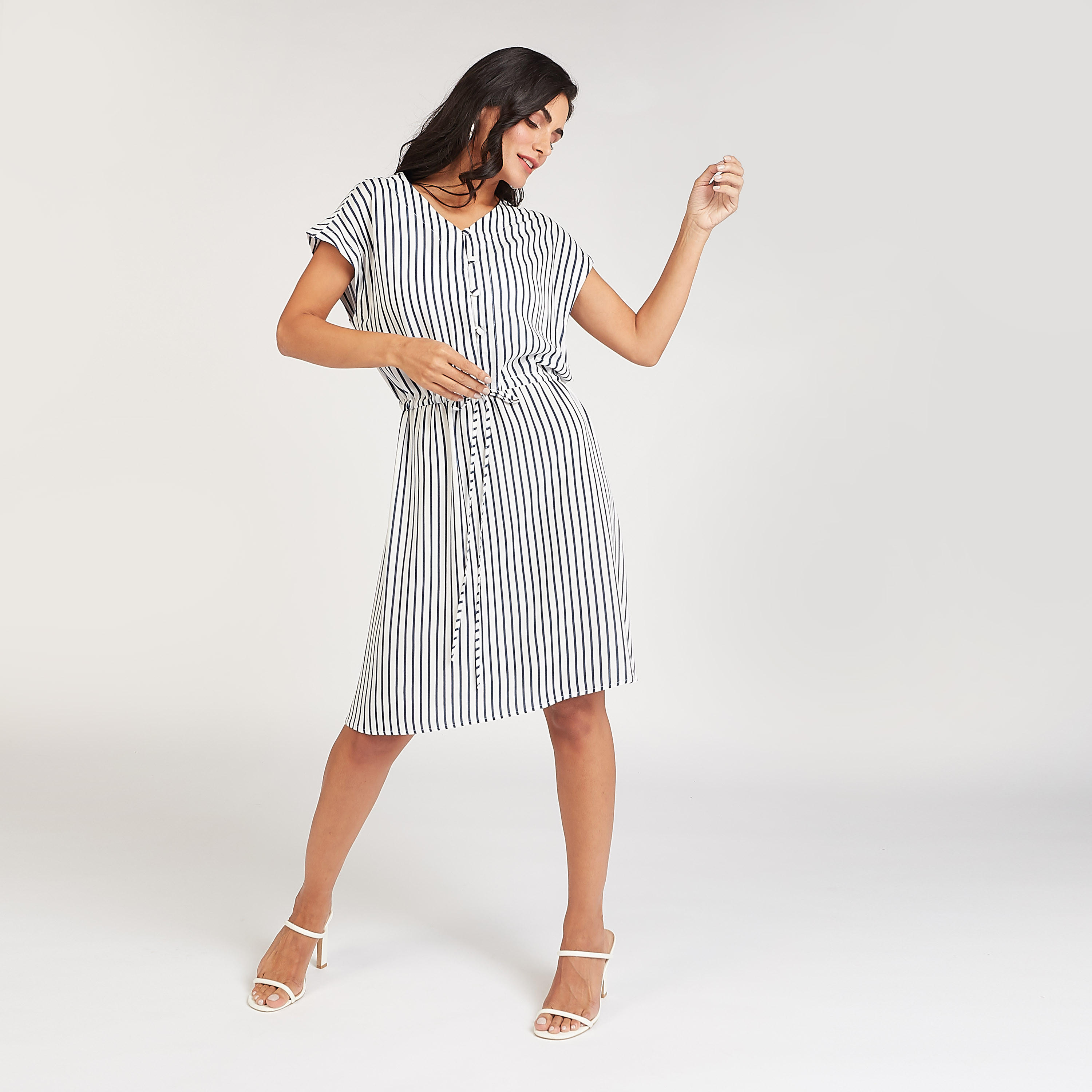 فستان ميدي مقلّم بأكمام متصلة وأربطة-women-clothing-dresses-image-2
