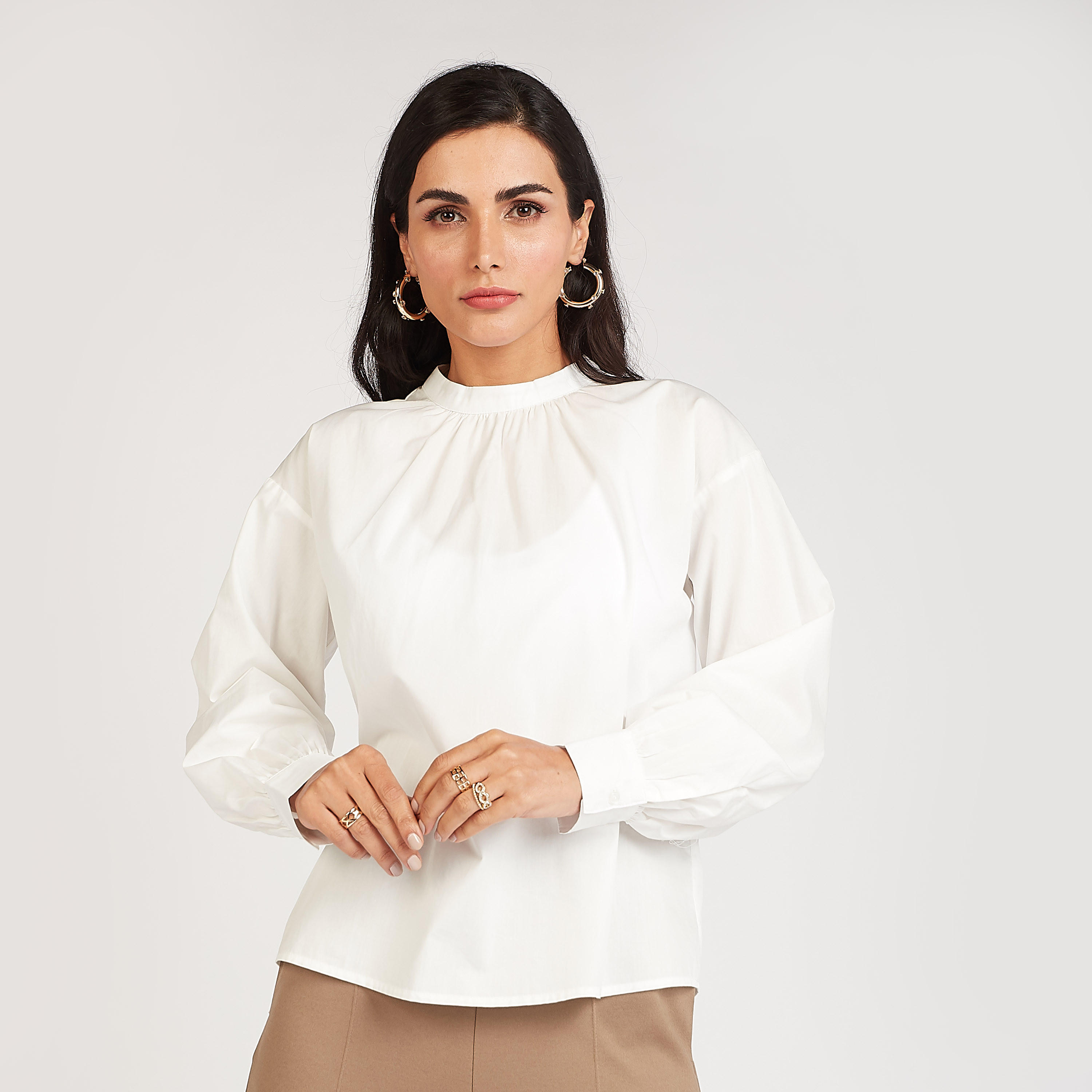 بلوزة مستدامة سادة بياقة عالية وأكمام بيشوب-women-clothing-shirtsandblouses-blouses-image-7