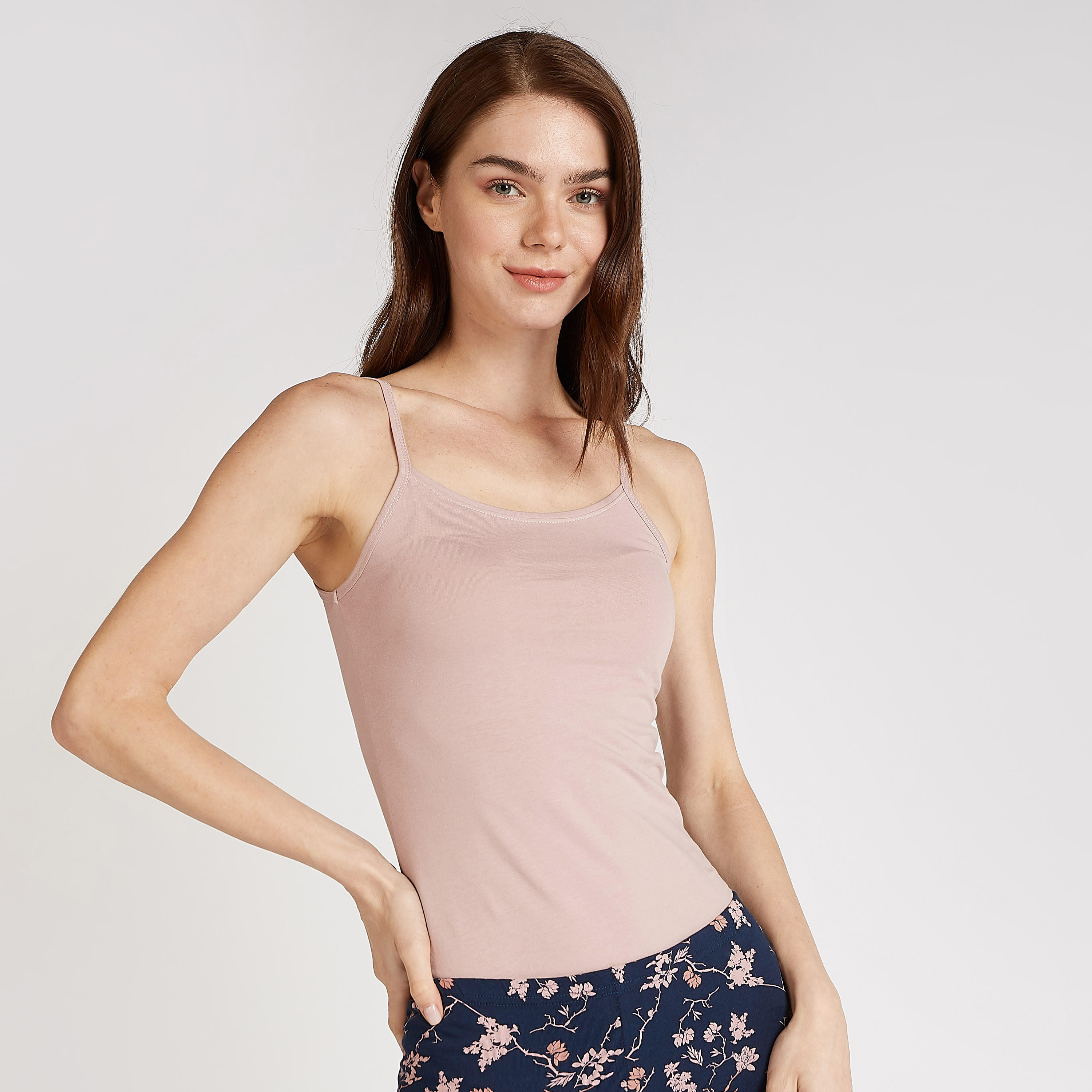 قميص داخلي مستدام سادة بياقة عميقة-women-clothing-tshirts-image-4
