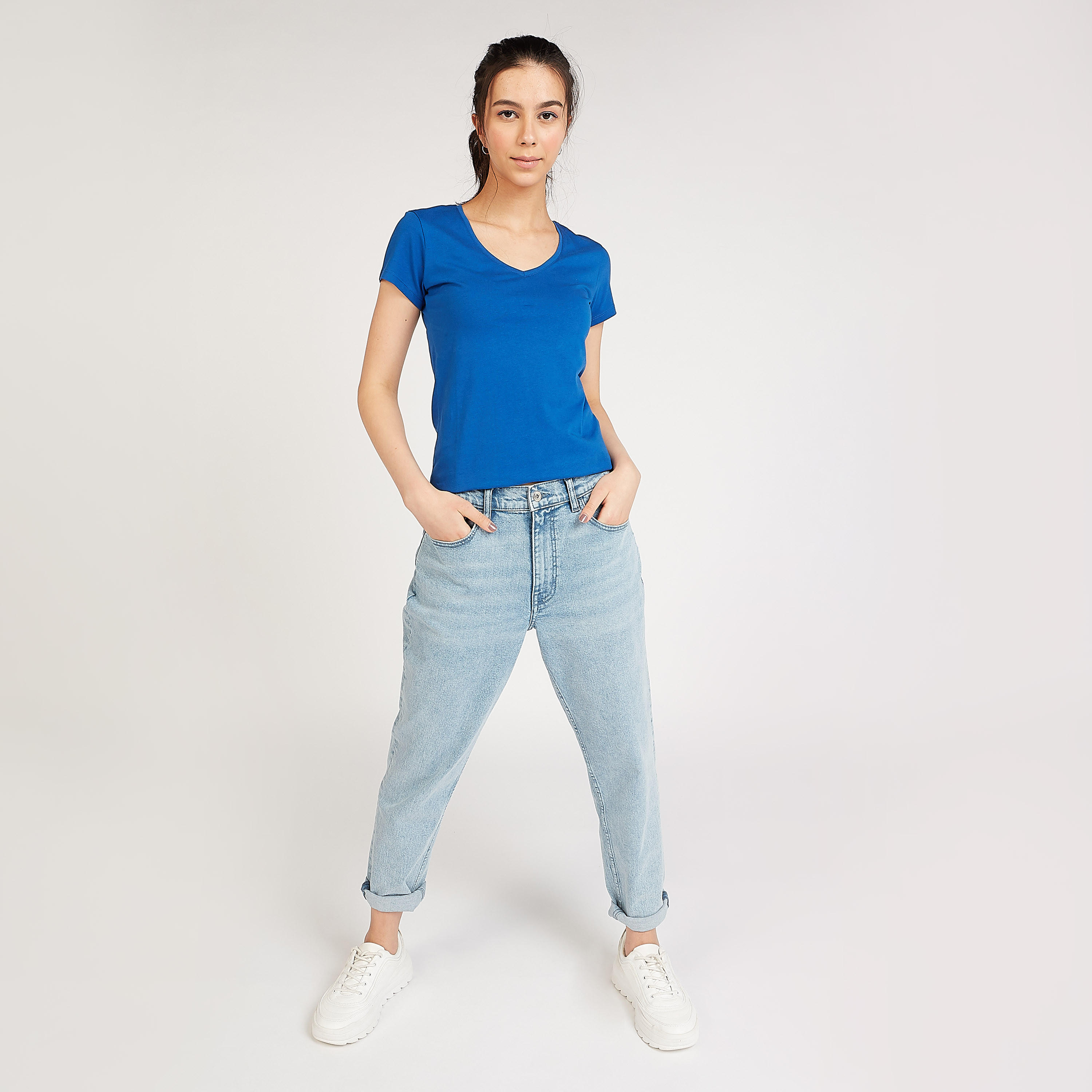 تيشيرت مستدام سادة بياقة V وأكمام قصيرة-women-clothing-tshirts-image-2