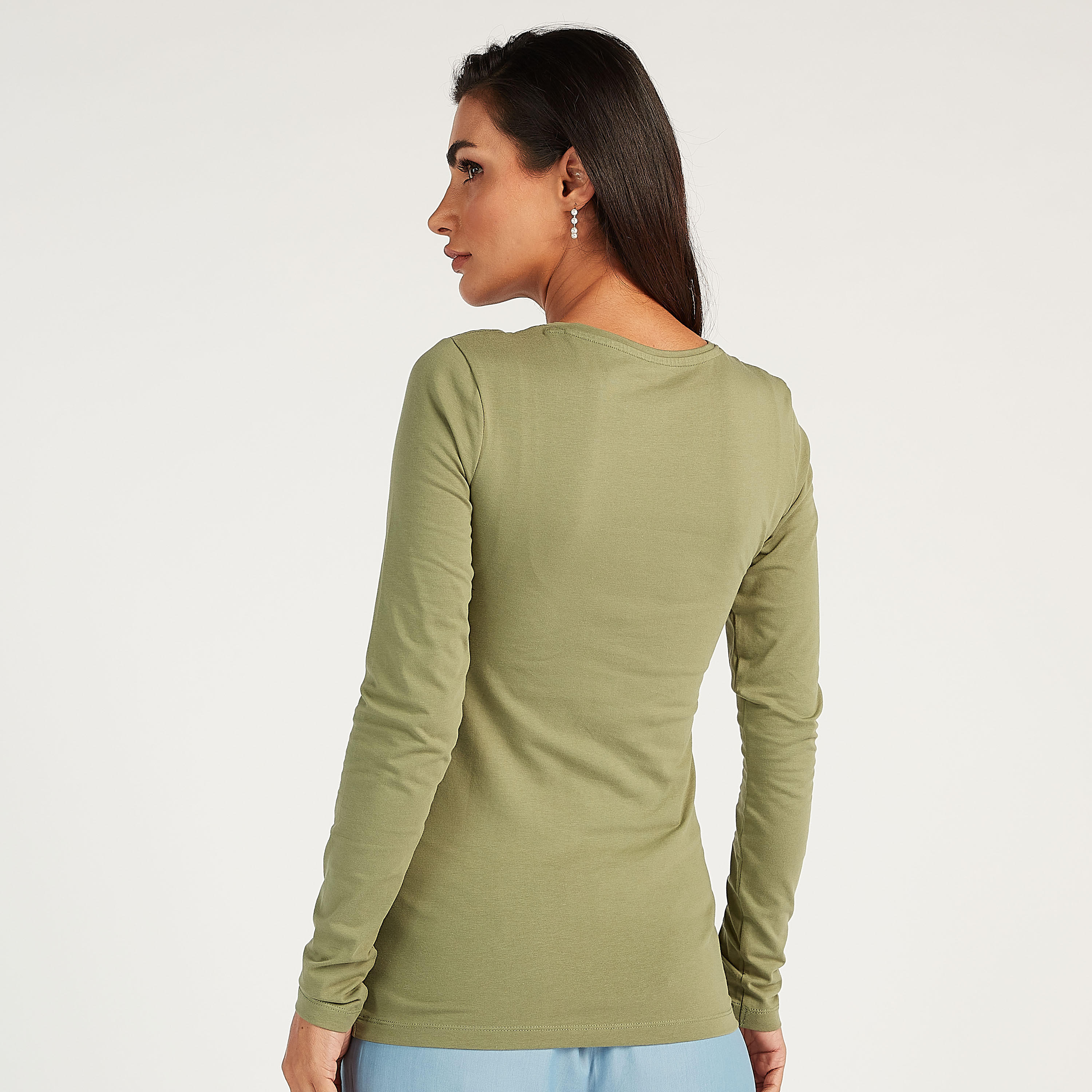 تيشيرت مستدام سادة بياقة ضيّقة وأكمام طويلة-women-clothing-tshirts-image-8