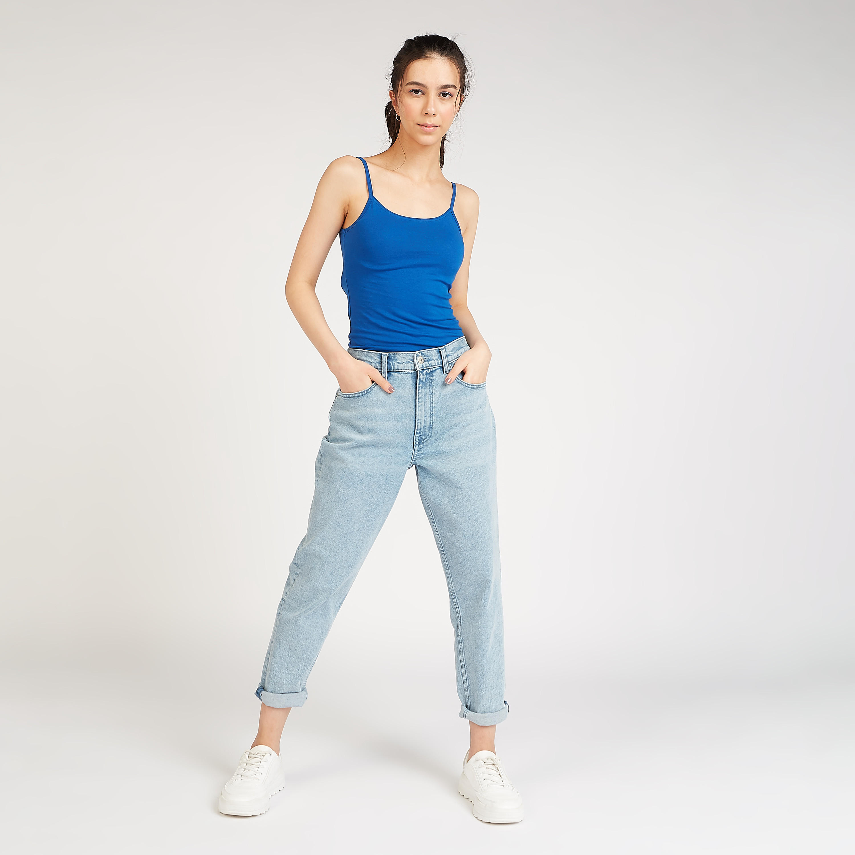 قميص داخلي مستدام سادة بياقة عميقة-women-clothing-tshirts-image-5