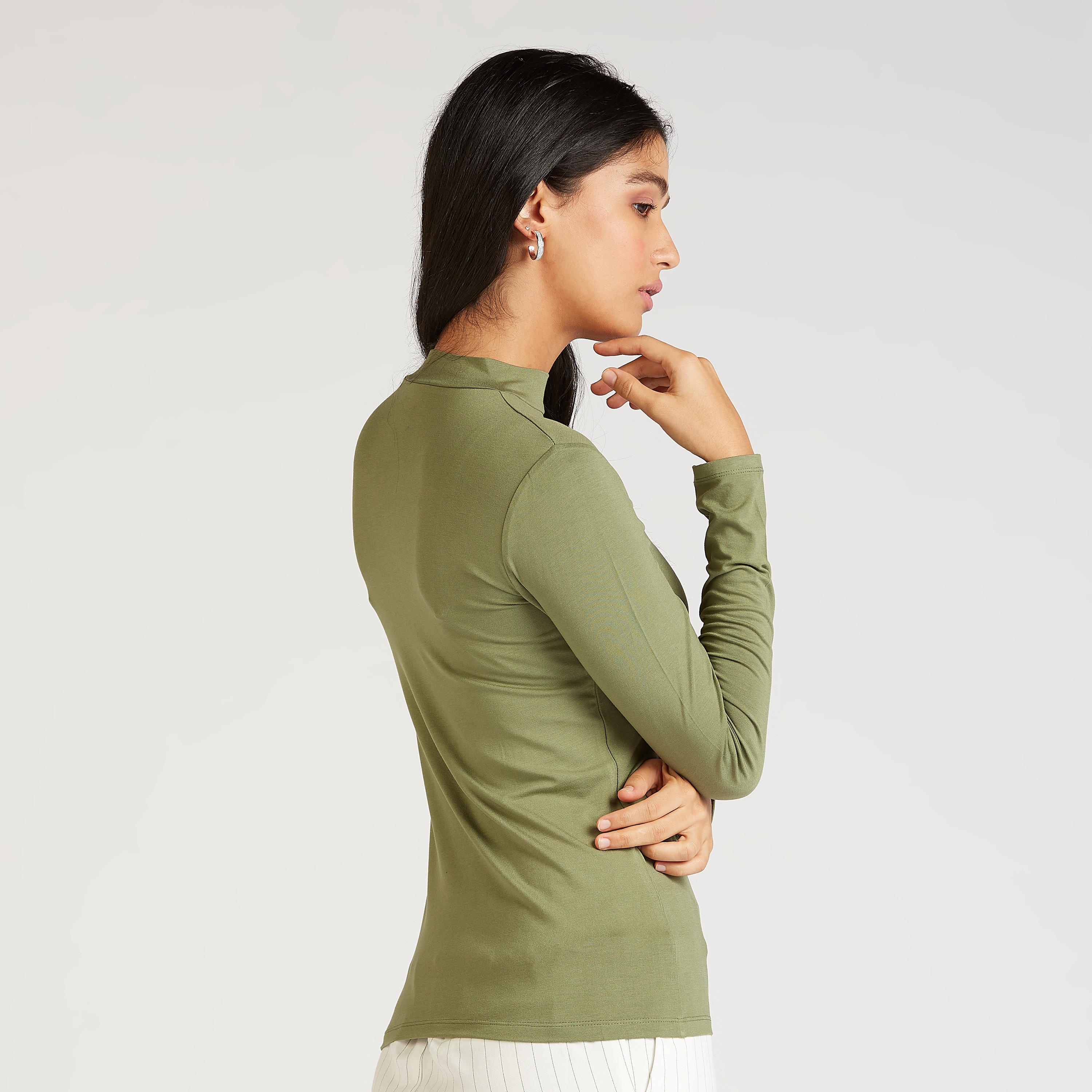 تيشيرت مستدام سادة بياقة عالية وأكمام طويلة-women-clothing-tshirts-image-1