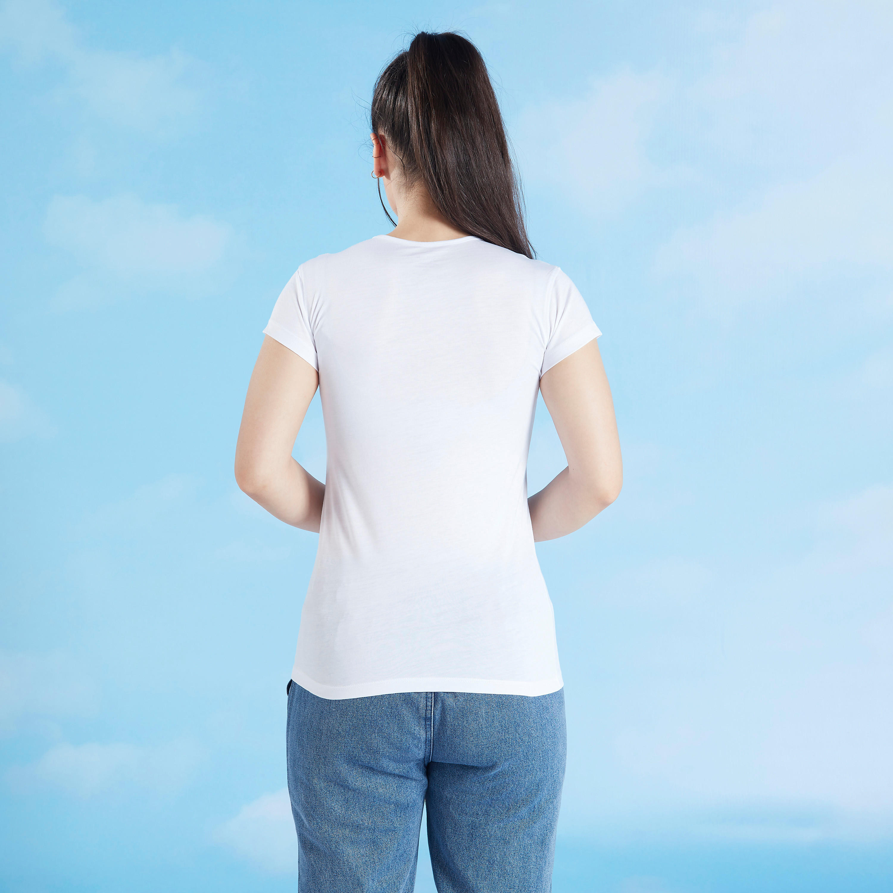 تيشيرت بياقة ضيقَة وأكمام كاب وطبعات تايبوغرافيك-women-clothing-tshirts-image-1