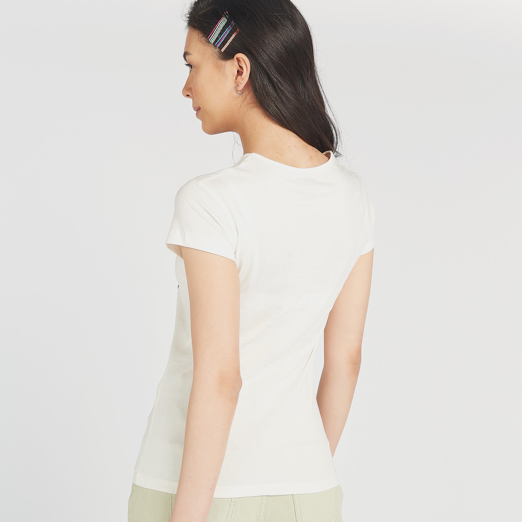 تيشيرت مستدام بياقة ضيّقة وأكمام قصيرة وطبعات-women-clothing-tshirts-image-4