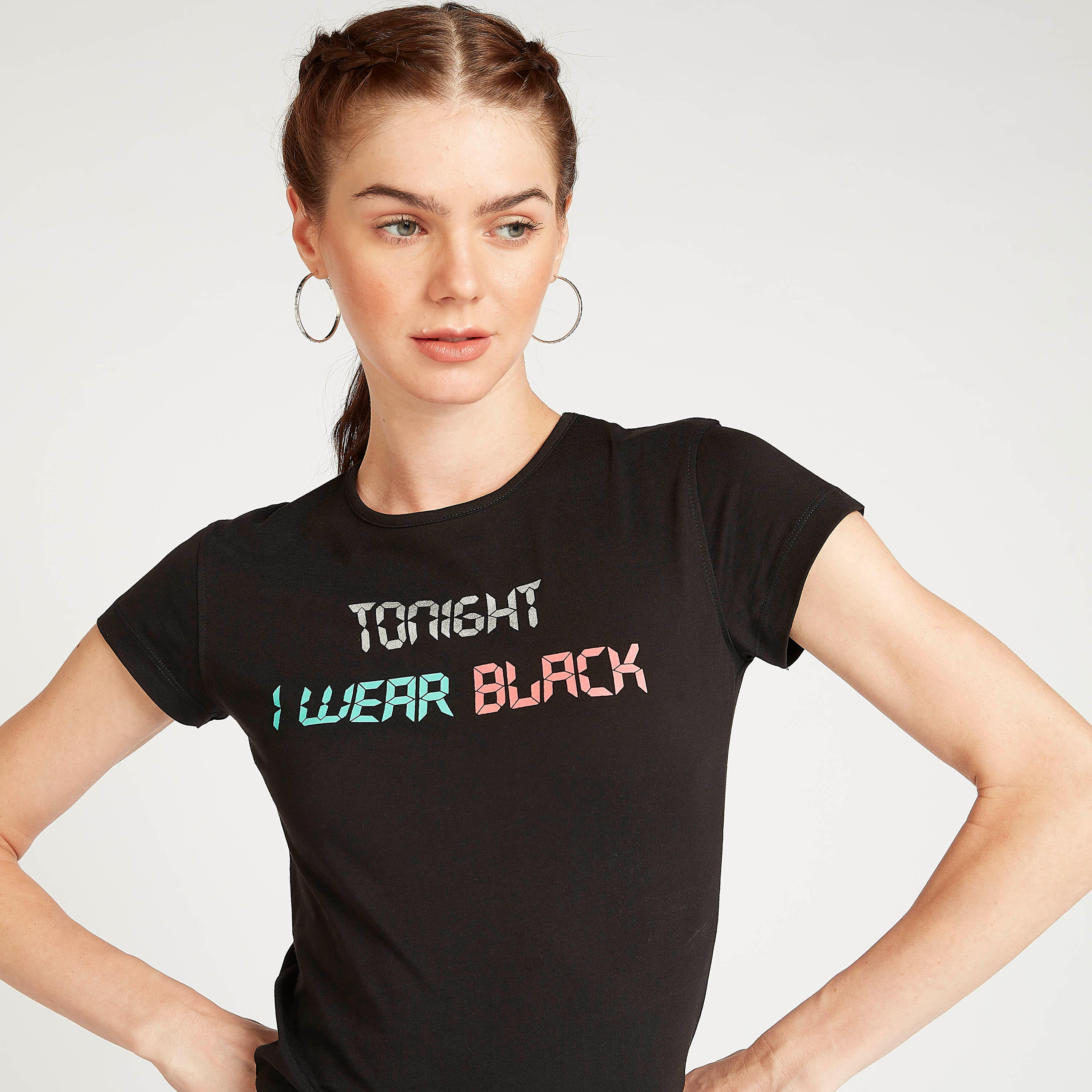 تيشيرت بياقة ضيقة وأكمام كاب وطبعات شعار-women-clothing-tshirts-image-1