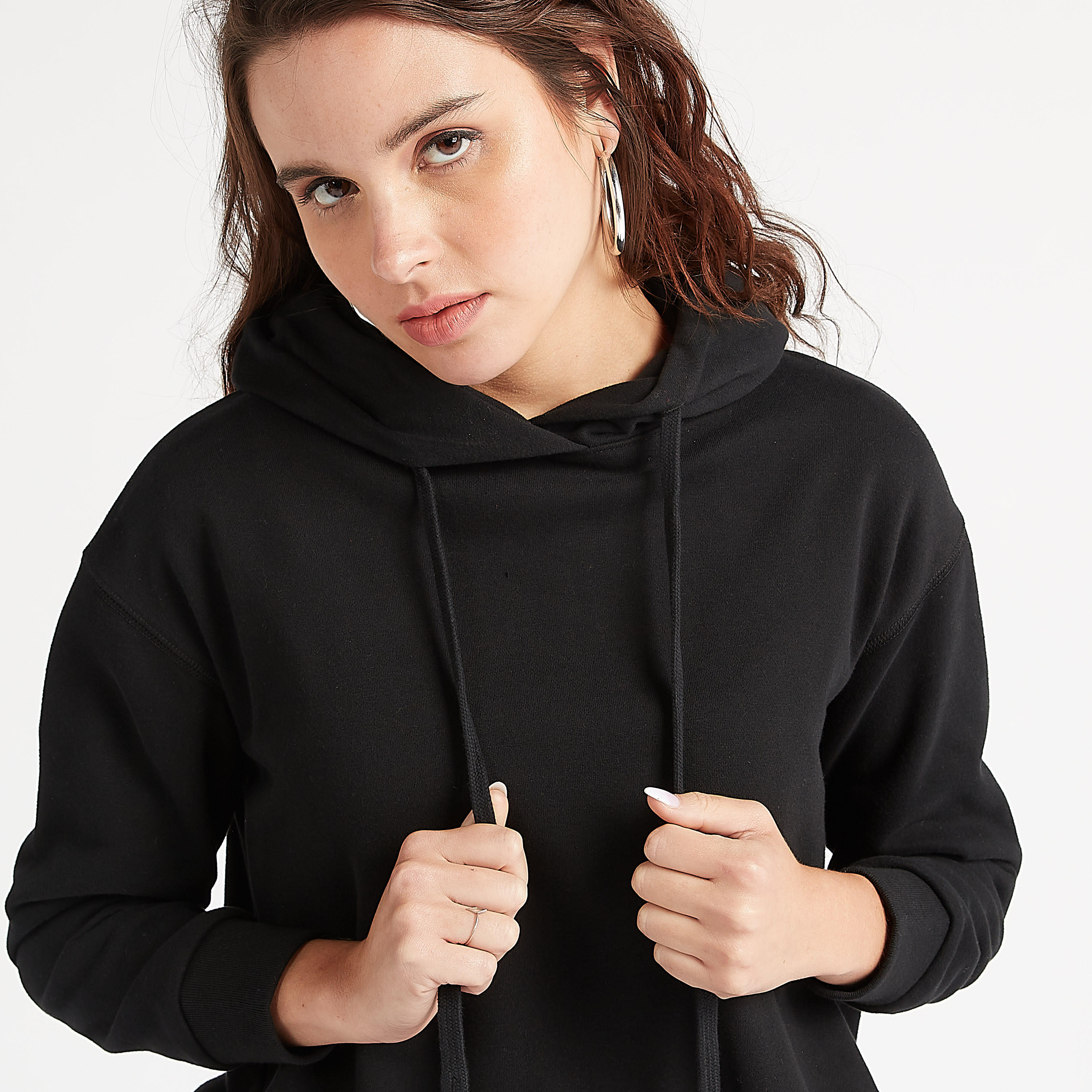 سويت شيرت مستدام سادة بقبّعة وأكمام طويلة-women-winterwear-hoodiesandsweatshirts-hoodies-image-16
