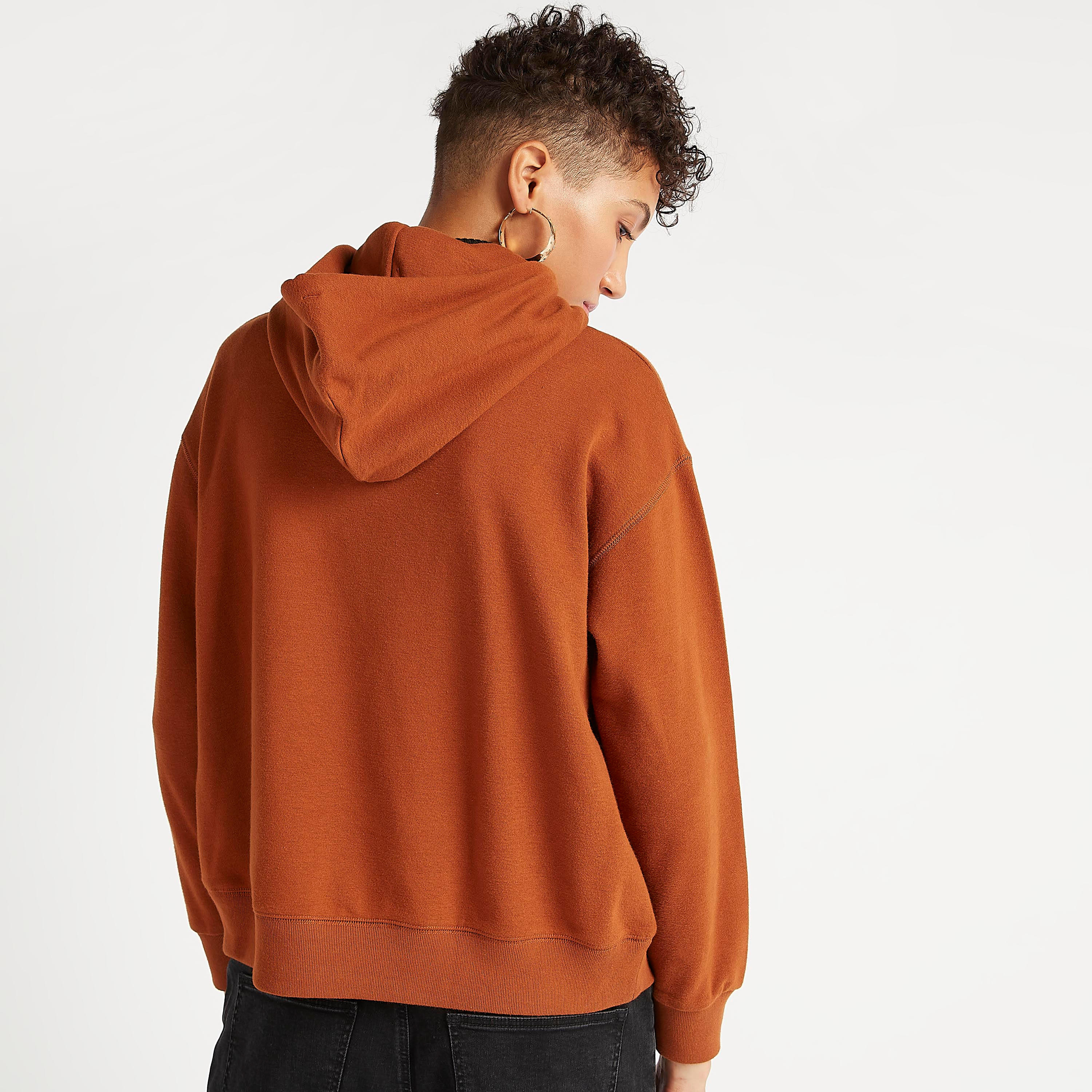 سويت شيرت مستدام سادة بقبّعة وأكمام طويلة-women-winterwear-hoodiesandsweatshirts-hoodies-image-11