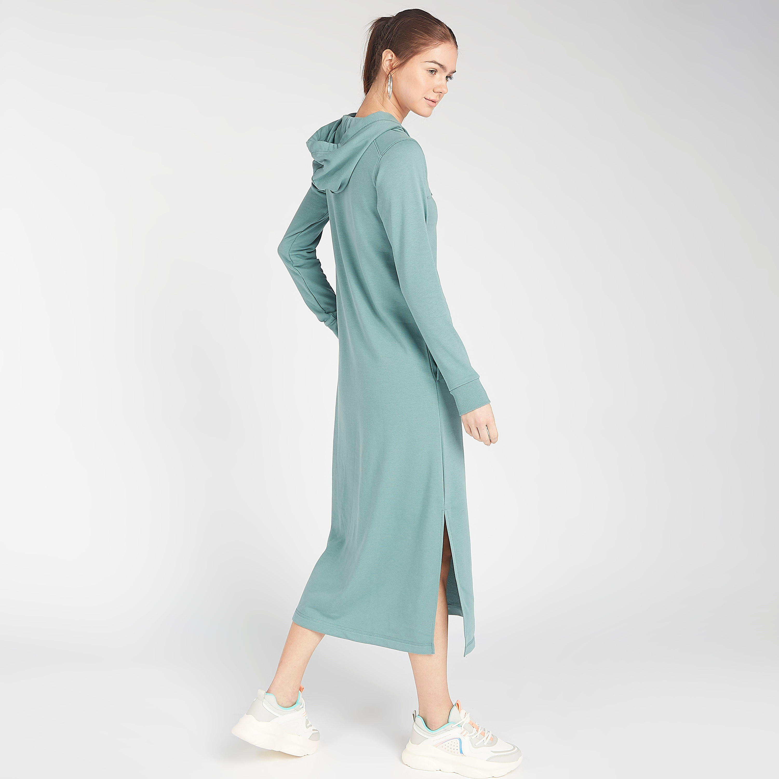 فستان كنزة مستدام ميدي سادة بقبّعة وأكمام طويلة-women-clothing-dresses-image-3