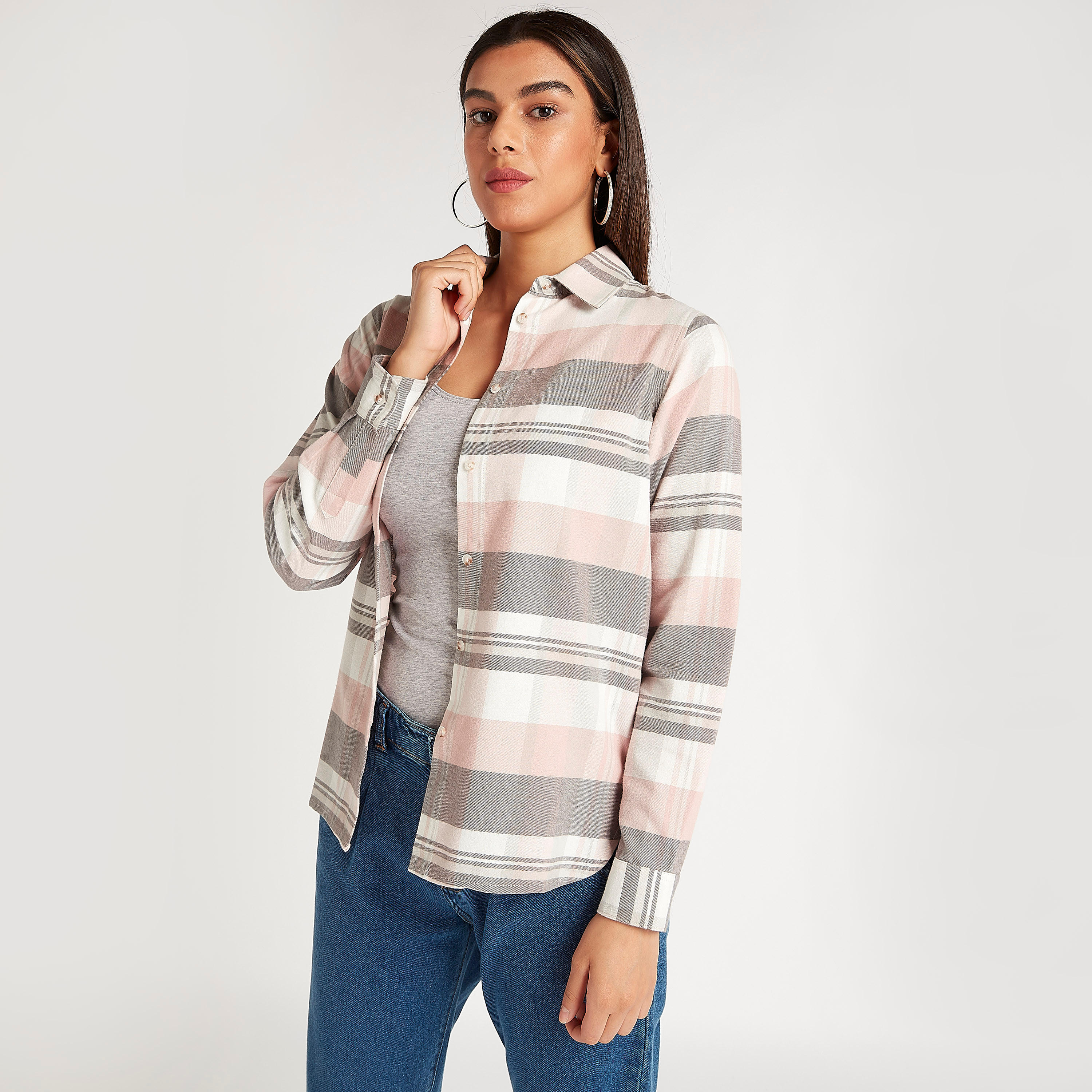 قميص كاروهات بياقة عادية وأكمام طويلة-women-clothing-shirtsandblouses-shirts-image-1