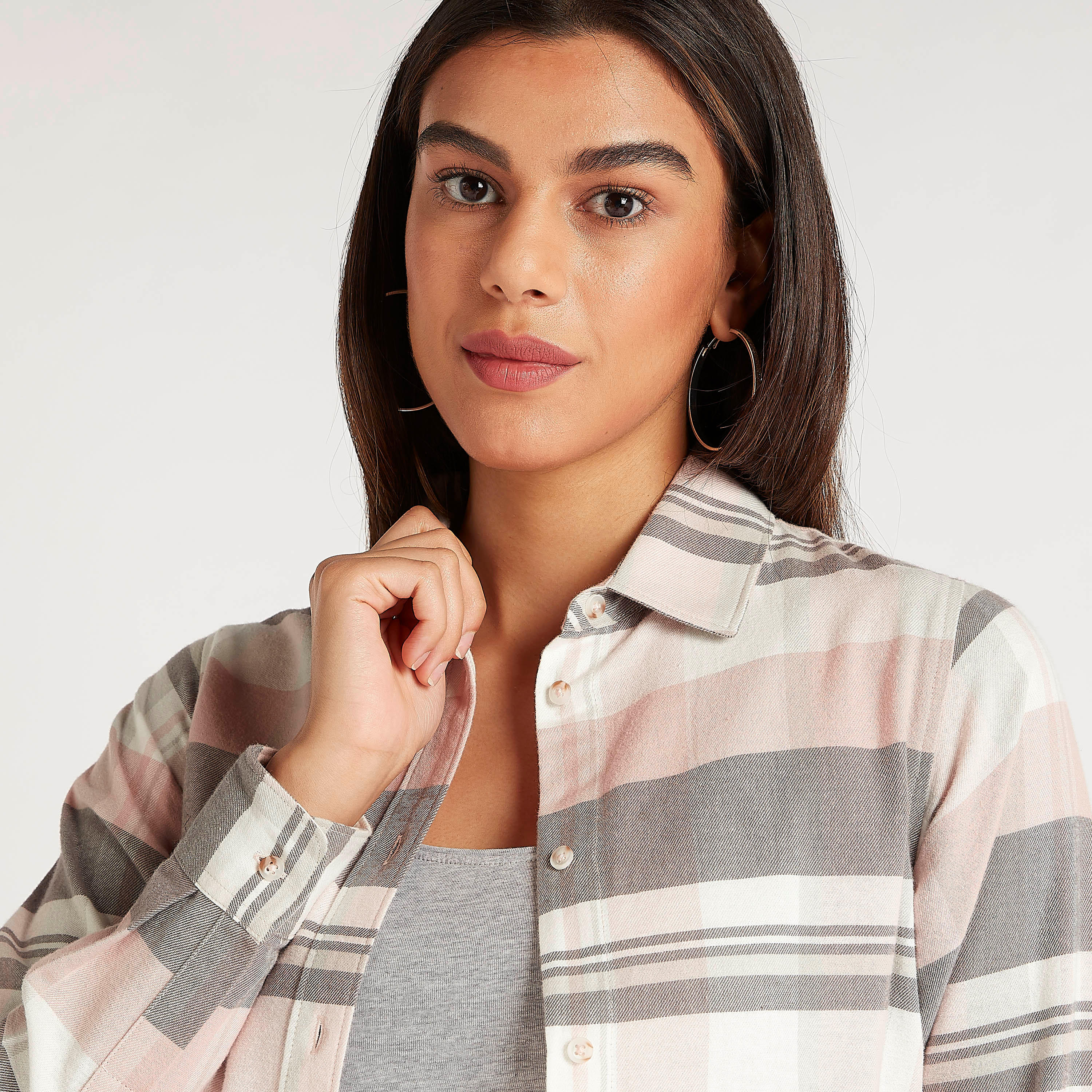 قميص كاروهات بياقة عادية وأكمام طويلة-women-clothing-shirtsandblouses-shirts-image-3