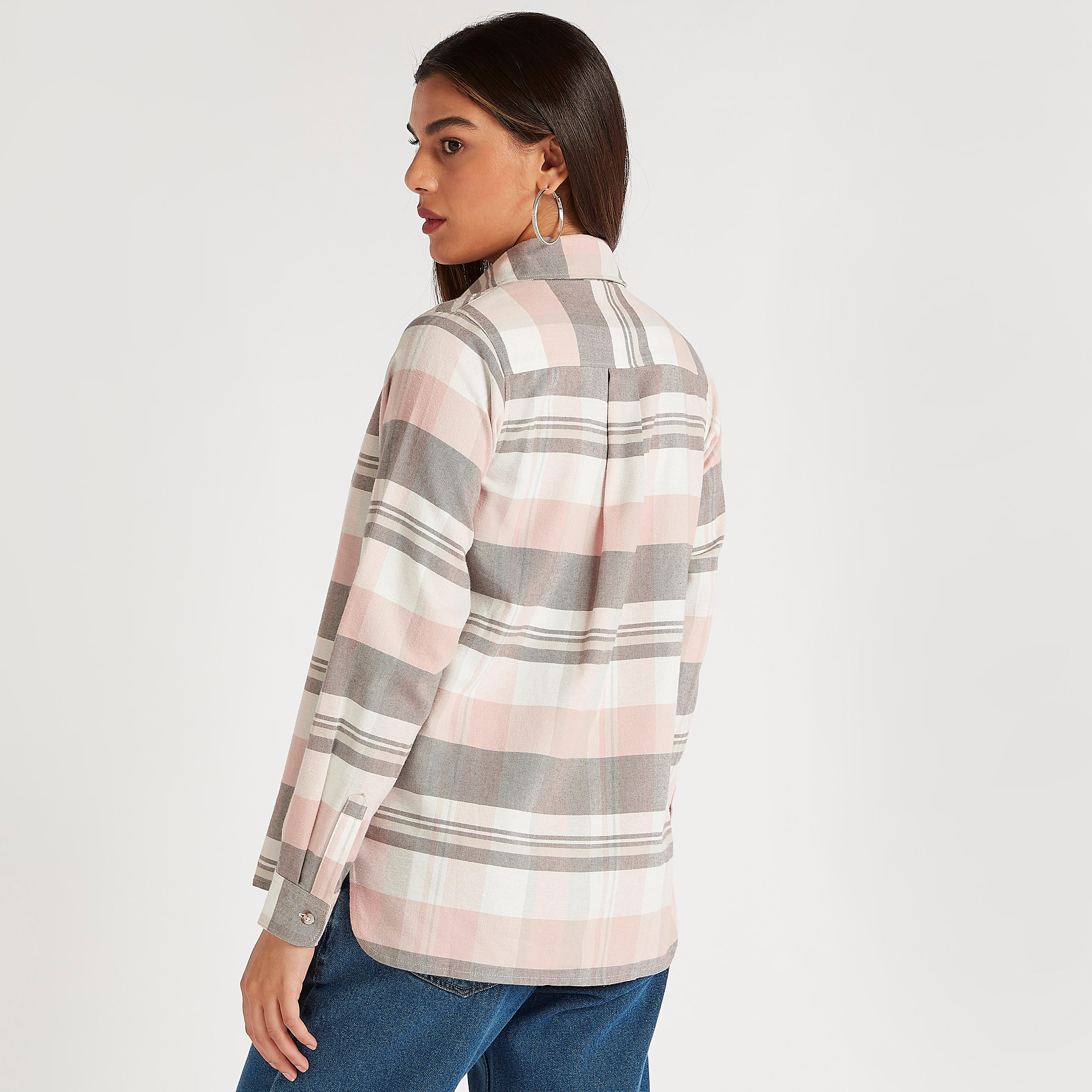 قميص كاروهات بياقة عادية وأكمام طويلة-women-clothing-shirtsandblouses-shirts-image-4