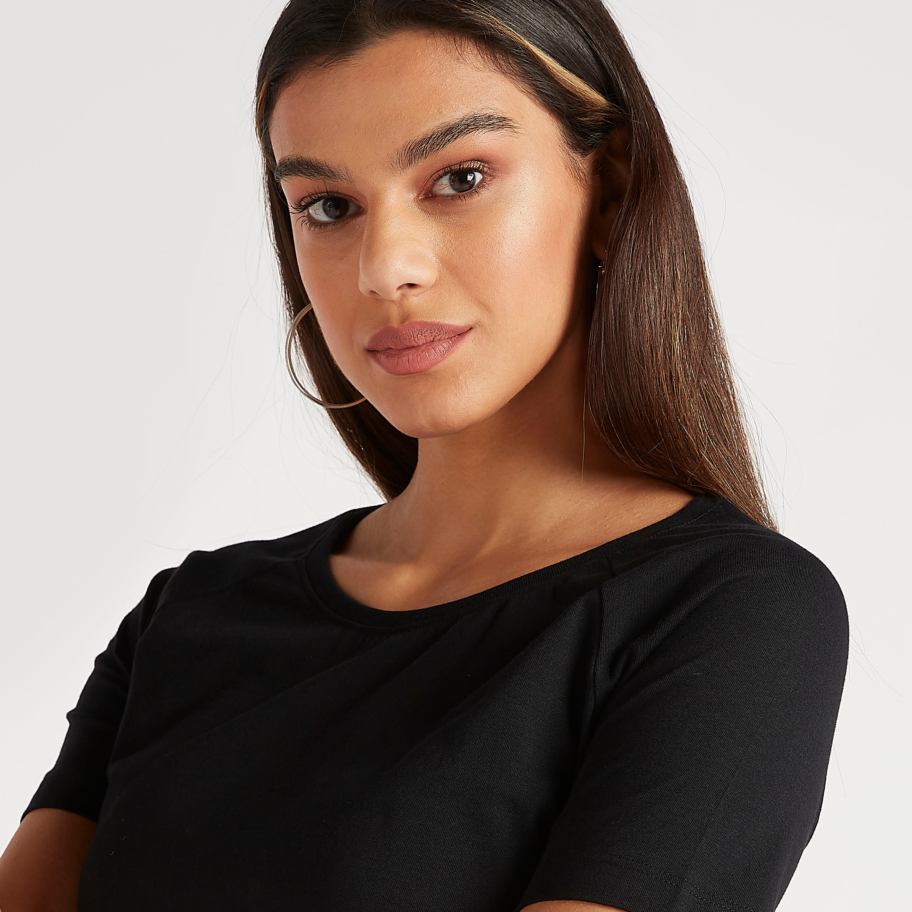تيشيرت سادة بياقة مستديرة وأكمام قصيرة-women-clothing-tshirts-image-3