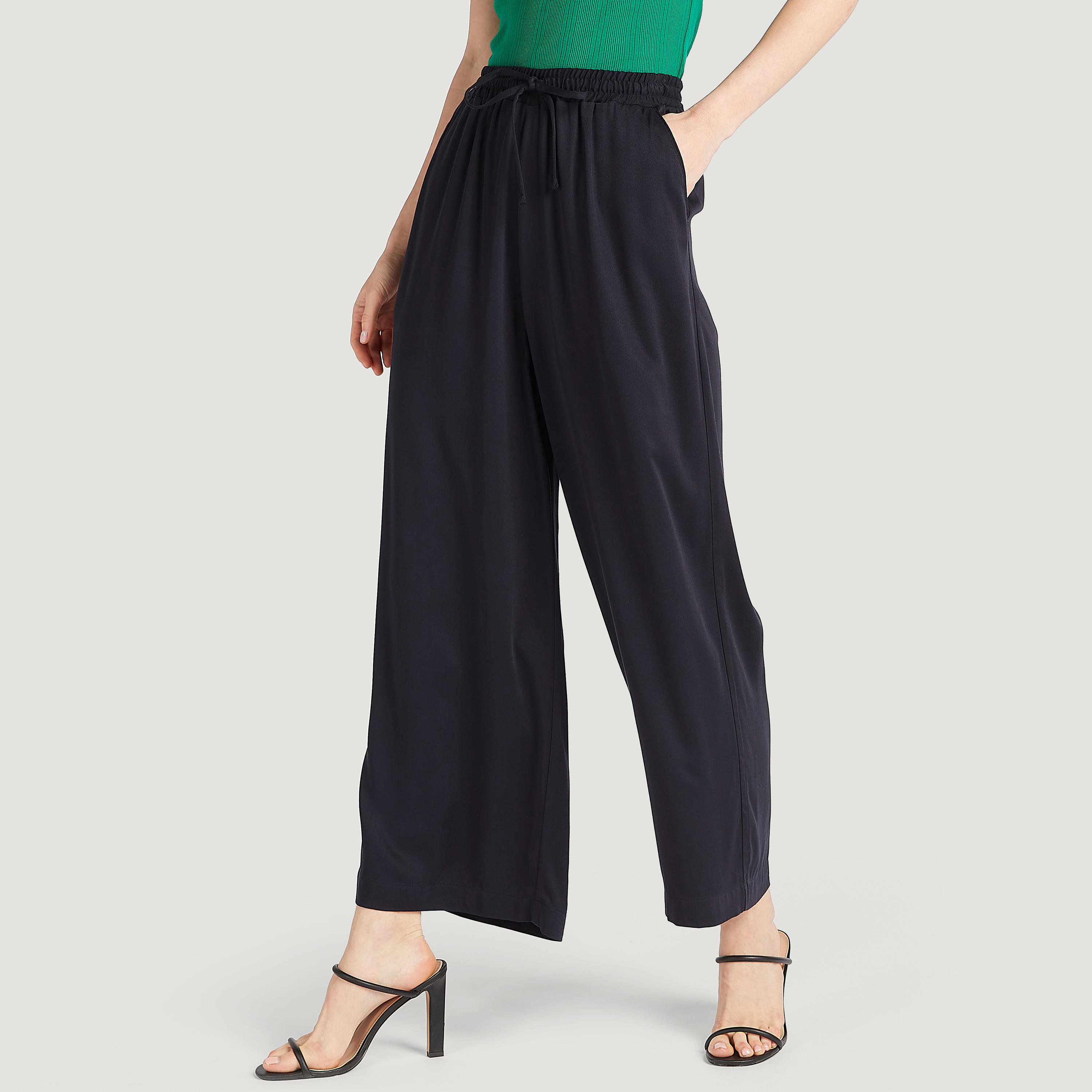 بنطلون بالازو سادة بخصر مطّاطي وجيوب-women-clothing-bottoms-trousers-image-5