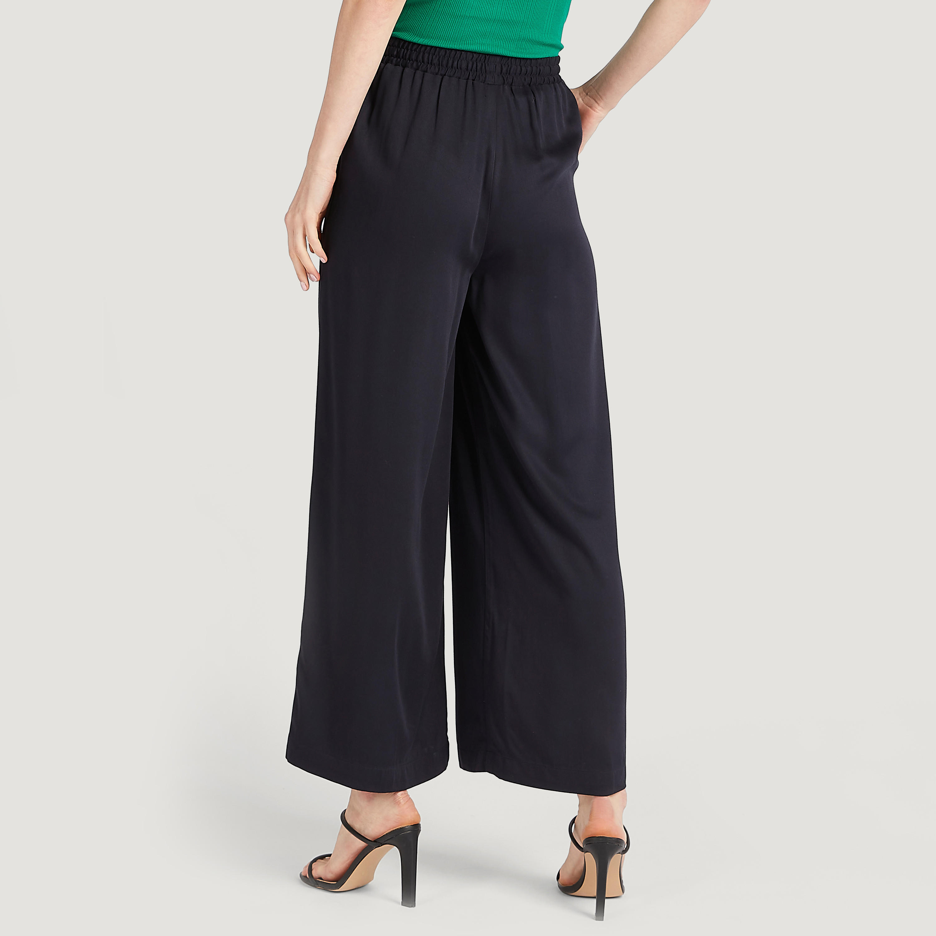 بنطلون بالازو سادة بخصر مطّاطي وجيوب-women-clothing-bottoms-trousers-image-1