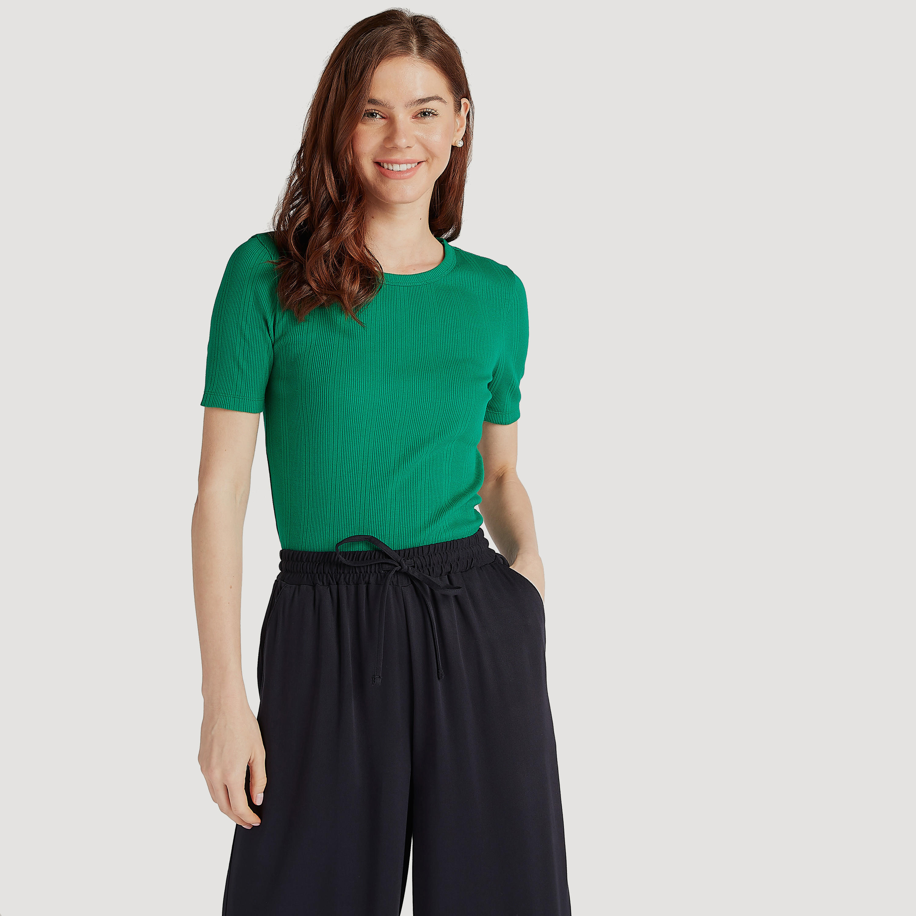 تيشيرت بارز الملمس بياقة ضيّقة وأكمام قصيرة-women-clothing-tshirts-image-1