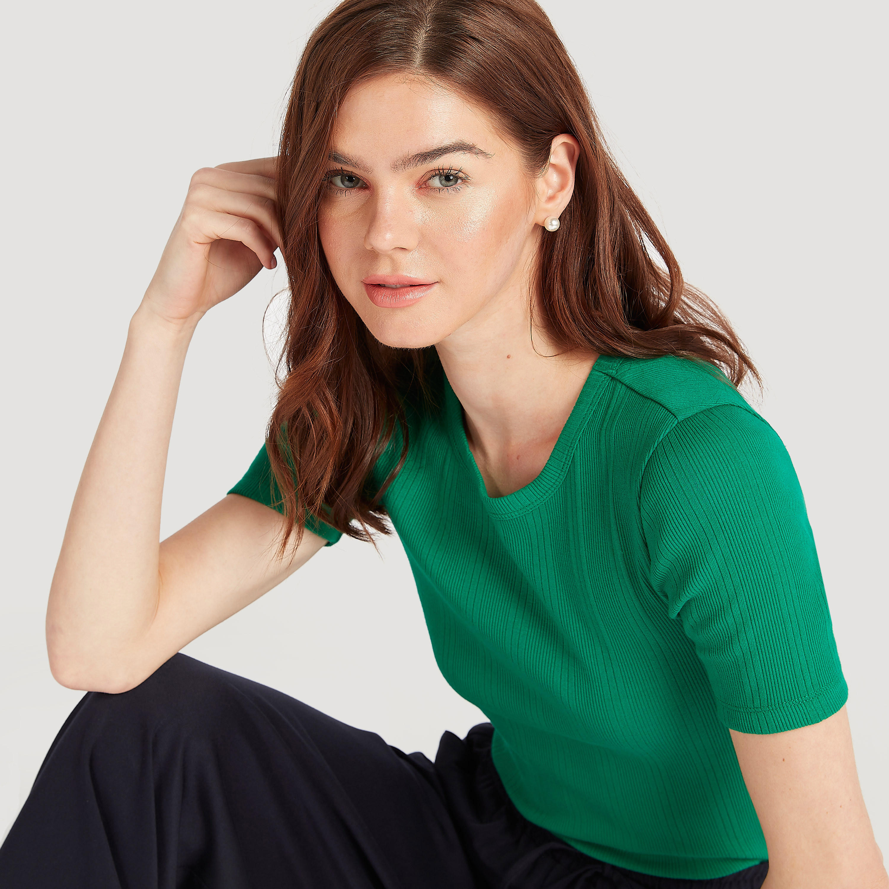 تيشيرت بارز الملمس بياقة ضيّقة وأكمام قصيرة-women-clothing-tshirts-image-3